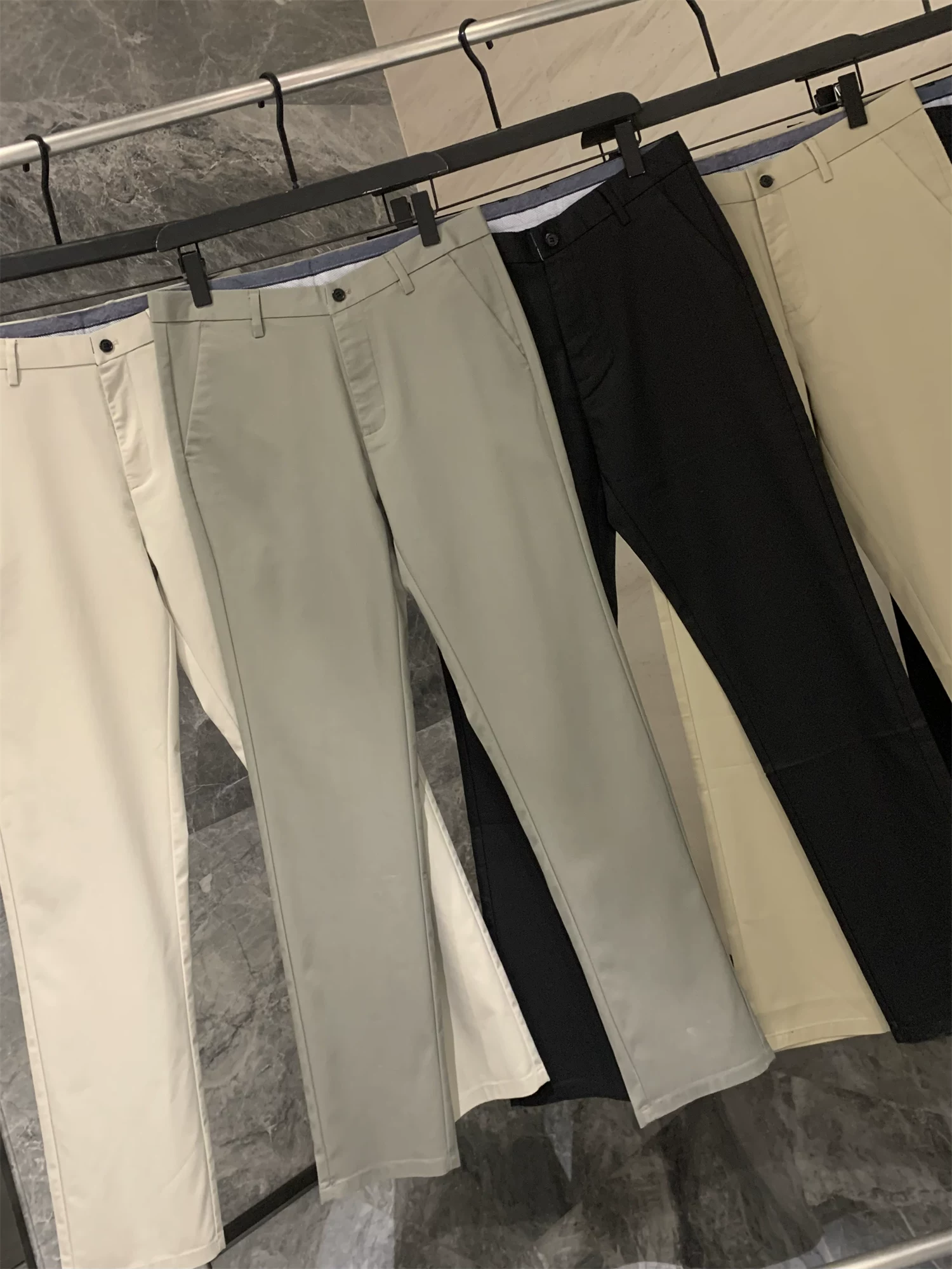 Don Quixote, sự sang trọng nhẹ nhàng và cảm giác mát mẻ! Chất liệu pha Lyocell! Quần âu lịch sự chống nhăn, mềm mại mùa xuân dành cho nam.