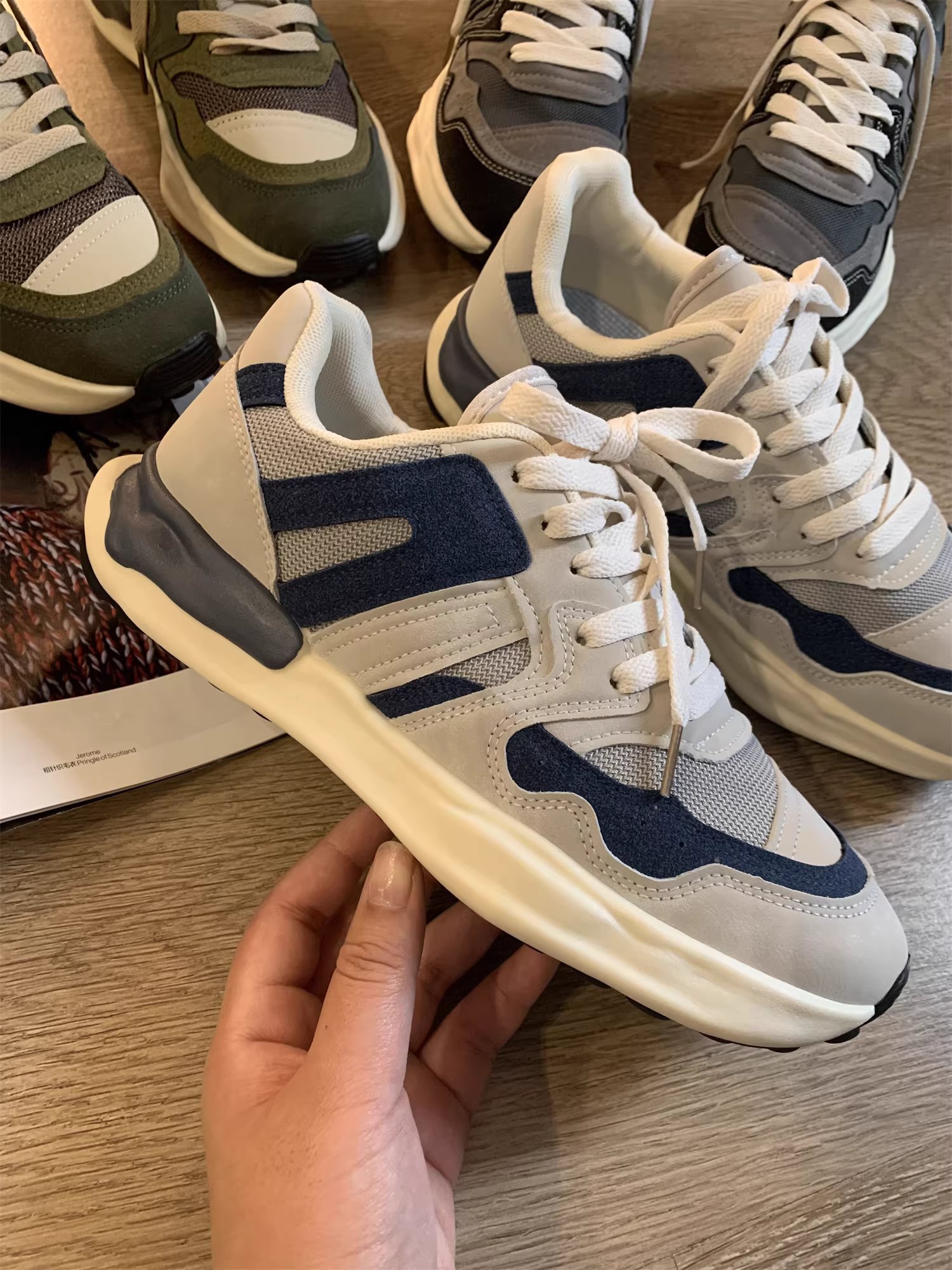 Don Quixote phá vỡ khuôn mẫu giày thể thao! Siêu thoải mái! Giày thể thao nam buộc dây thời trang mùa thu hợp thời trang.