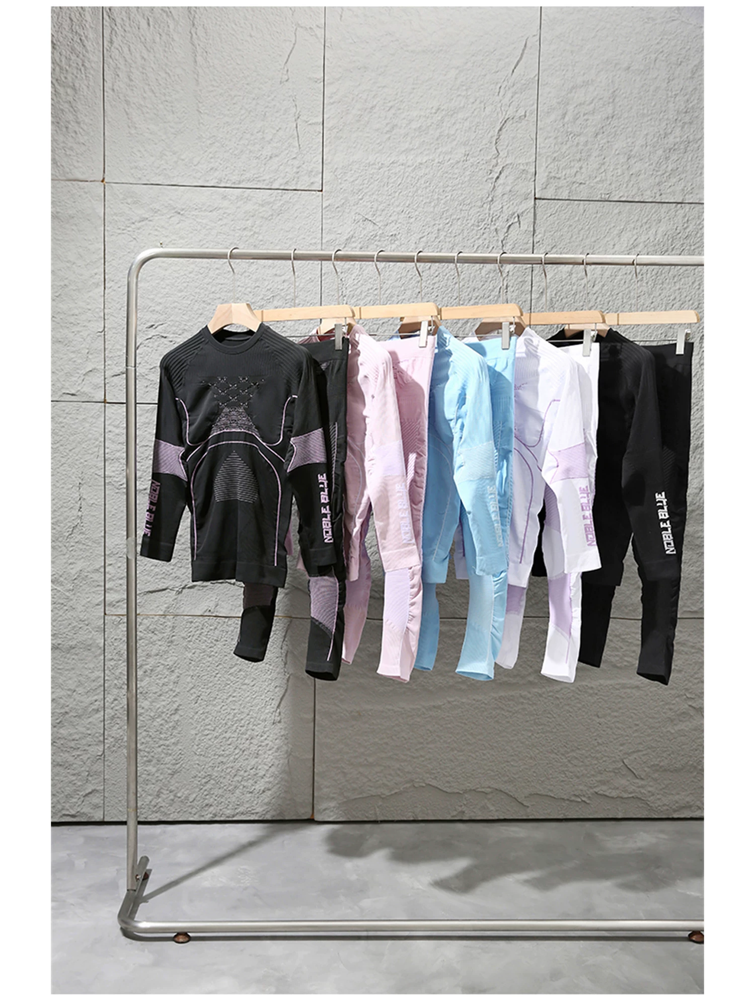 Don Quixote được thiết kế nhân tạo! Bộ đồ lót giữ nhiệt mùa thu đông dành cho nam và nữ có chức năng giữ nhiệt, quần áo bó sát.