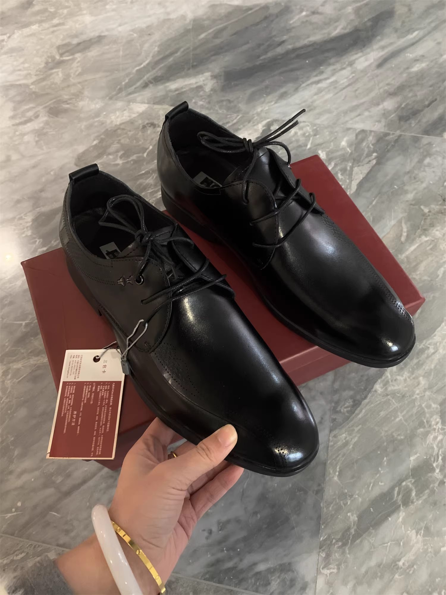 Giày da bò Don Quixote! Giày da bò phối da, kiểu buộc dây, phong cách kinh doanh giản dị, chất liệu da thật dành cho nam.