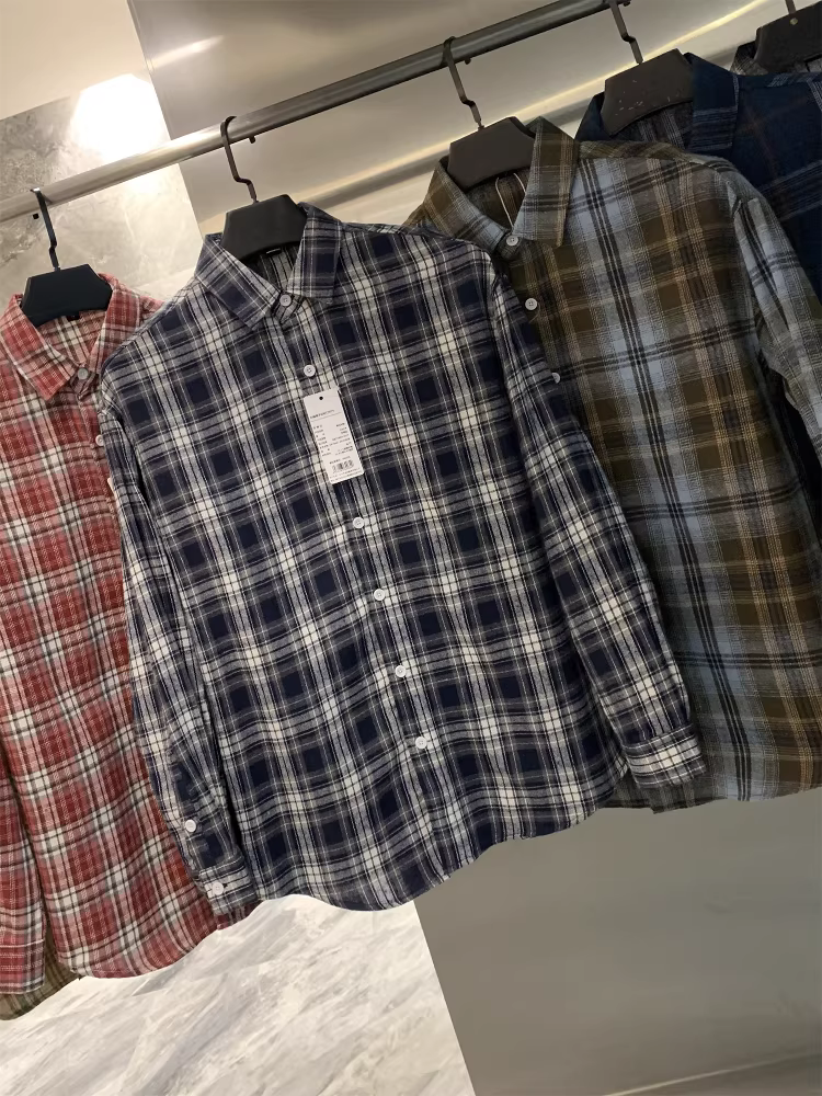 Don Quixote phong cách retro Mỹ! Áo sơ mi dài tay đa năng, chất liệu kẻ sọc được giặt và chải mềm mại dành cho nam và nữ.