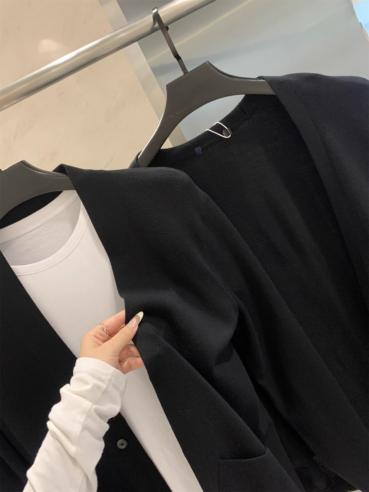 Đặt hàng tại xưởng len Don Quixote! Áo len cardigan nam mùa thu đông mới, chất liệu thoáng khí, thân thiện với da.