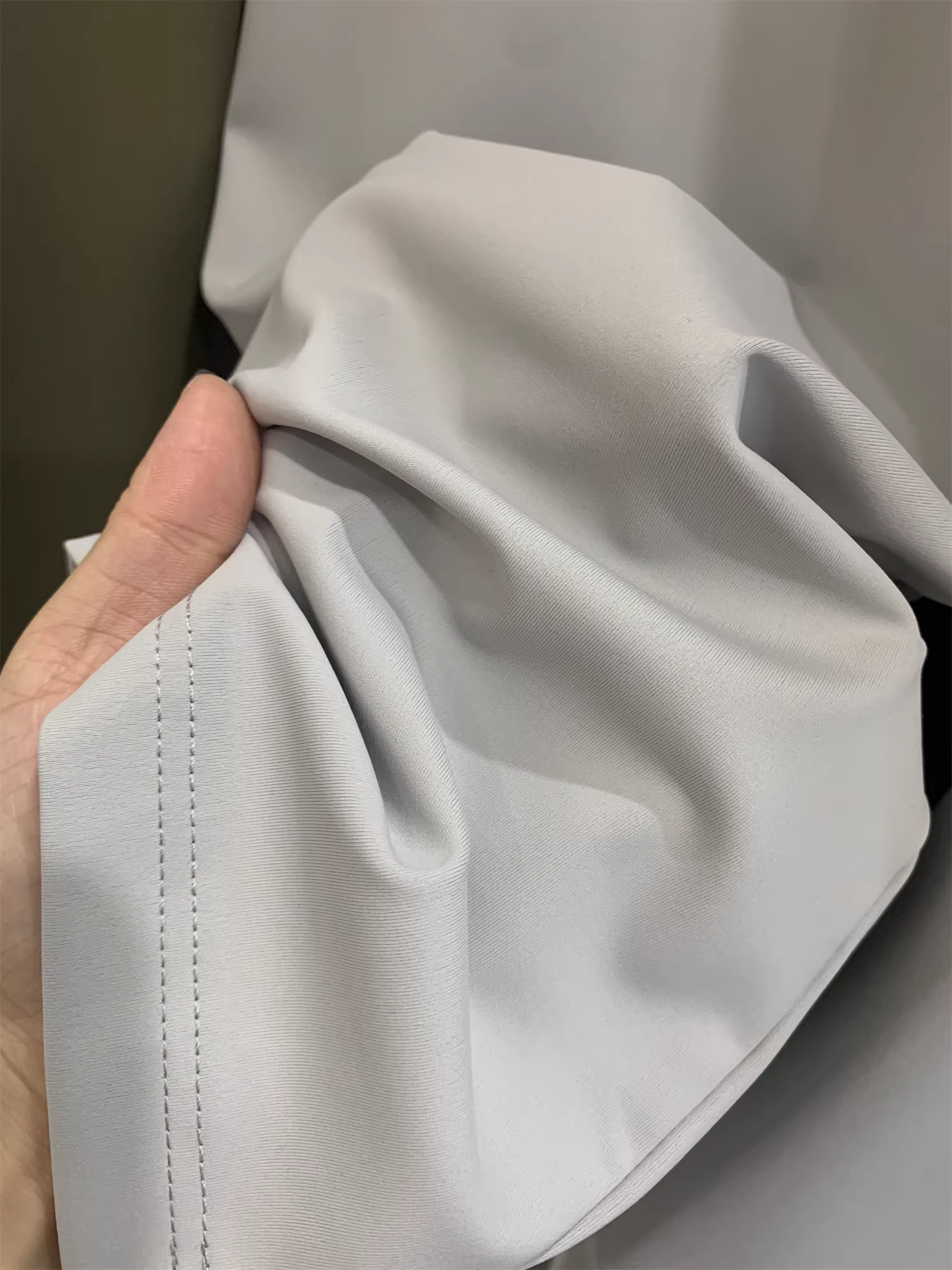 Dòng sản phẩm Don Quixote Light Luxury Business! Áo len lông cừu Ollie ấm áp! Áo polo dài tay dành cho nam, thích hợp cho thể thao và giải trí ngoài trời.