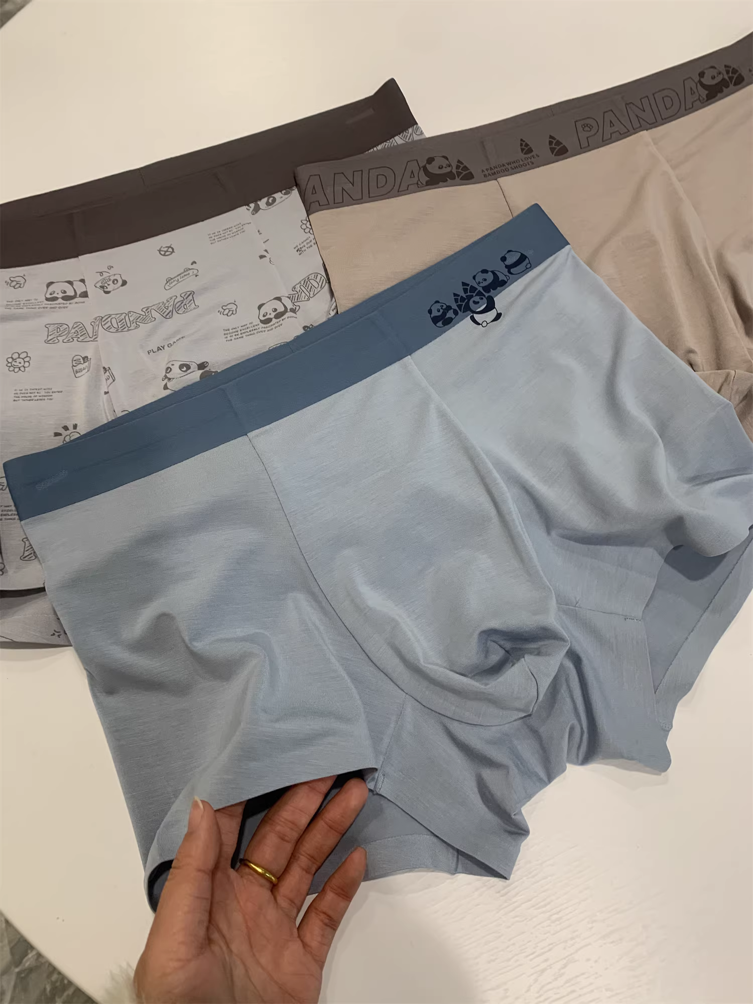 Don Quixote ba chiếc trong một gói! Chất liệu Modal + pha lụa! Quần lót nam mềm mại, thoáng khí, thân thiện với da.