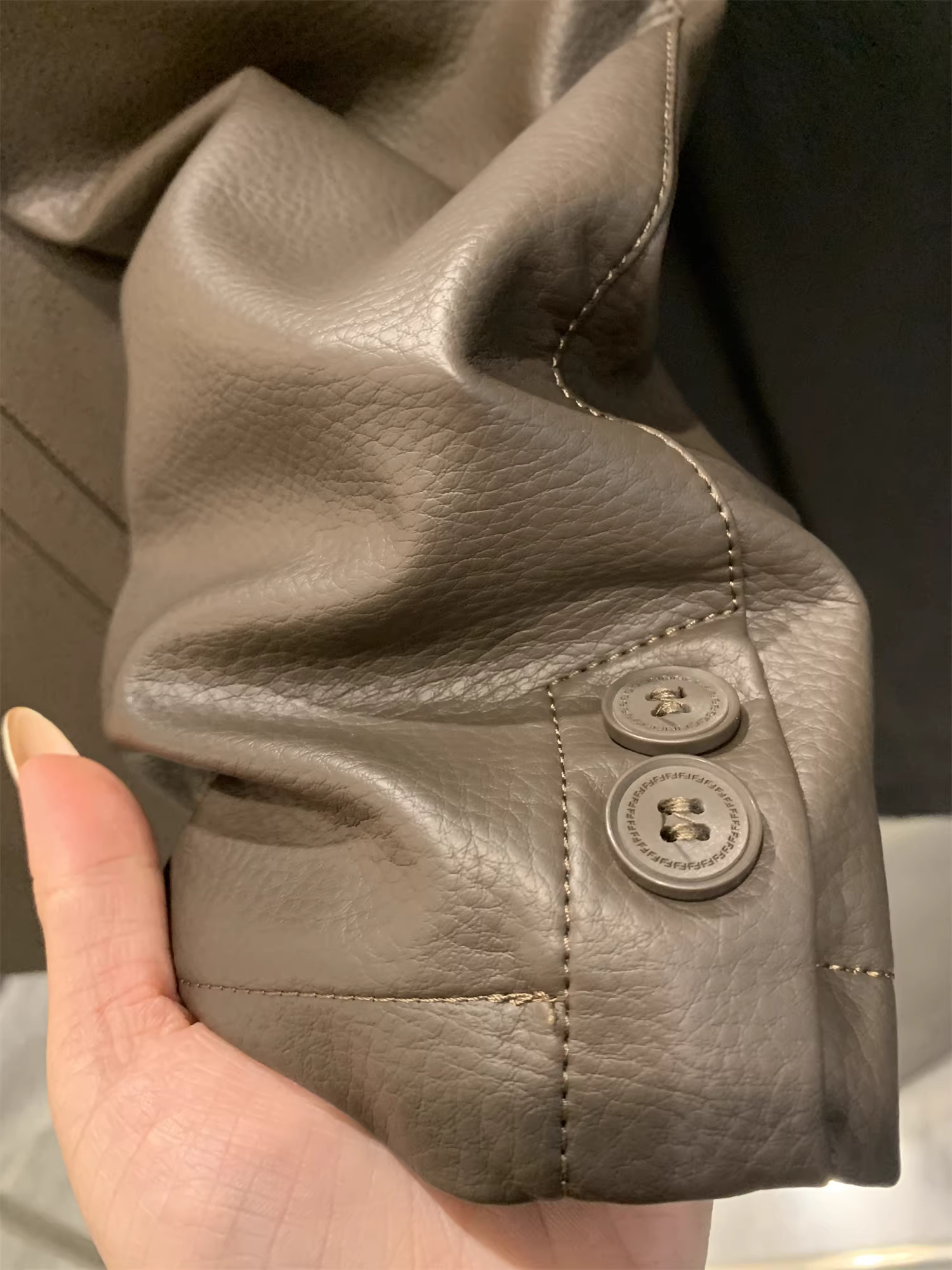 Da PU kiểu xe máy Don Quixote! Áo khoác có cổ dành cho nam giới, lót lông cừu, phong cách công sở giản dị, mùa thu đông.