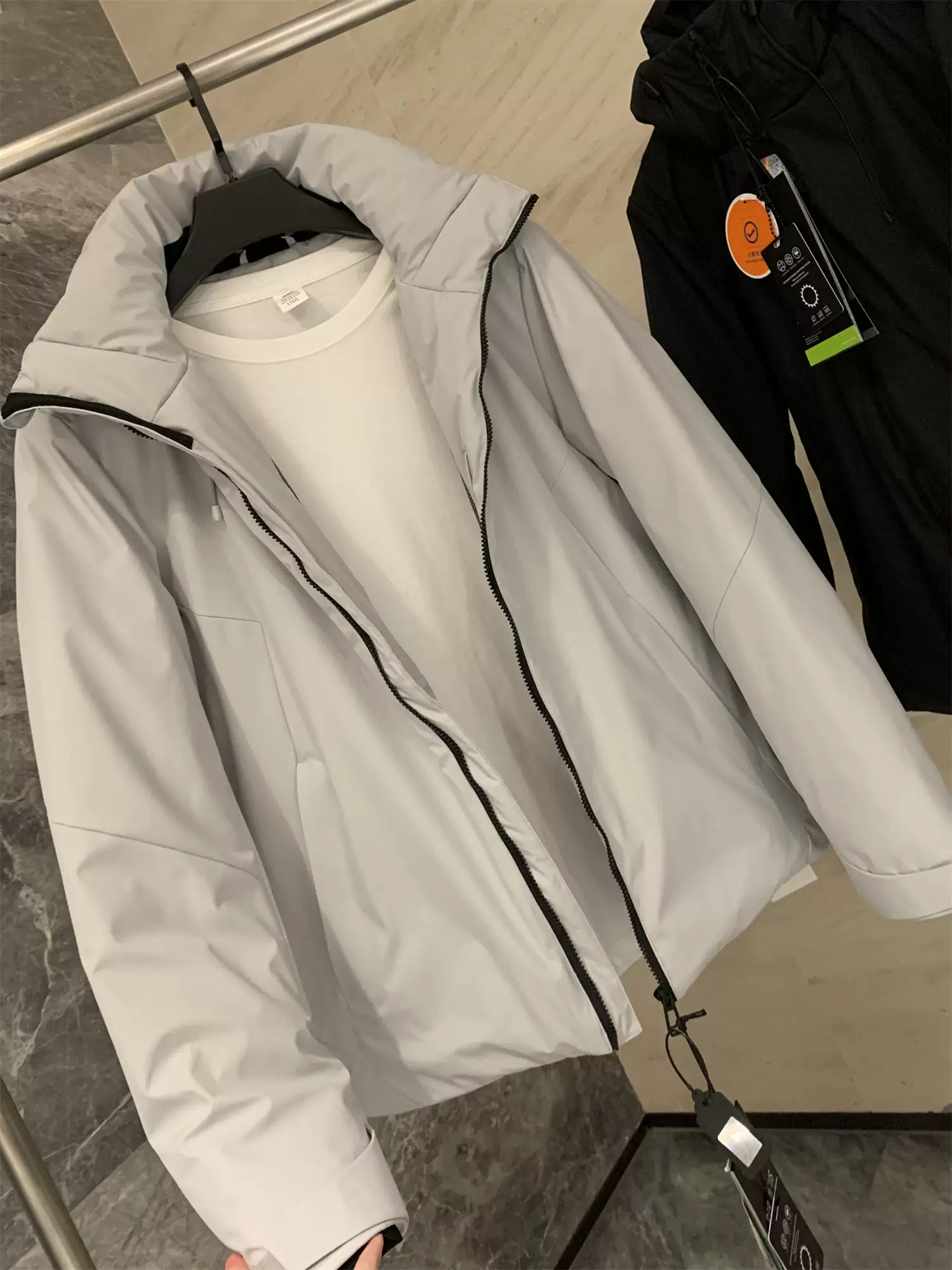 Don Quixote, một chiếc dành cho mùa đông! Được thiết kế 3D! Áo khoác phao có mũ trùm đầu không đường may dành cho nam mùa thu đông, kiểu dáng thời thượng.