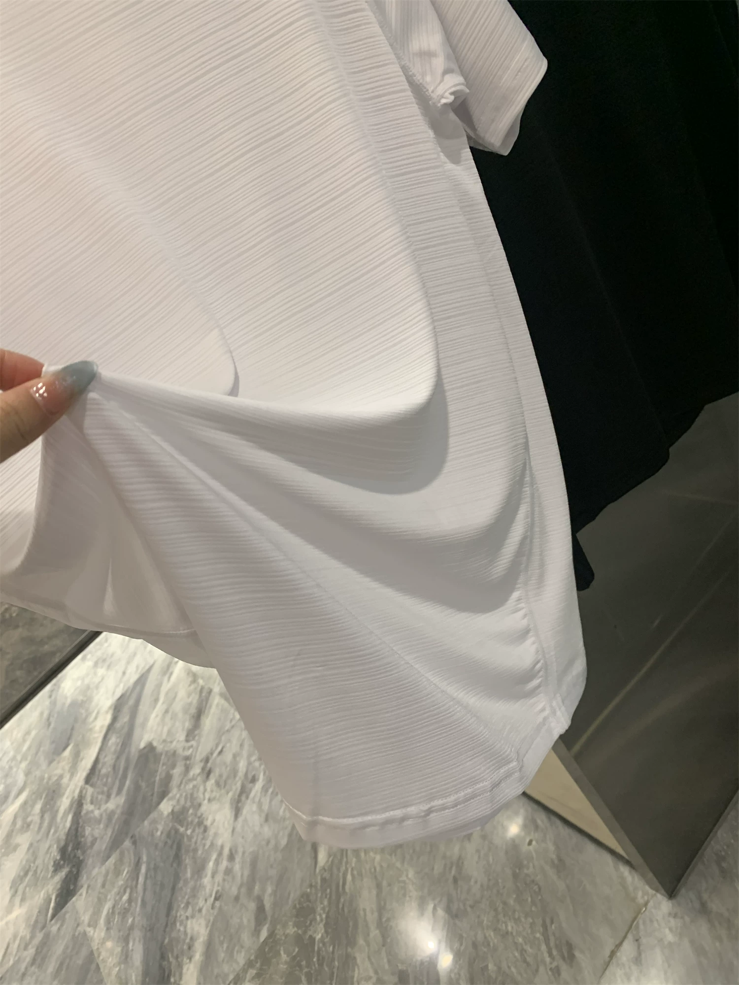 Don Quixote rất ngầu và mềm mại! Lưới thoáng khí như lụa băng! Áo thun ngắn tay thể thao và giải trí mùa hè dành cho nam, nhanh khô