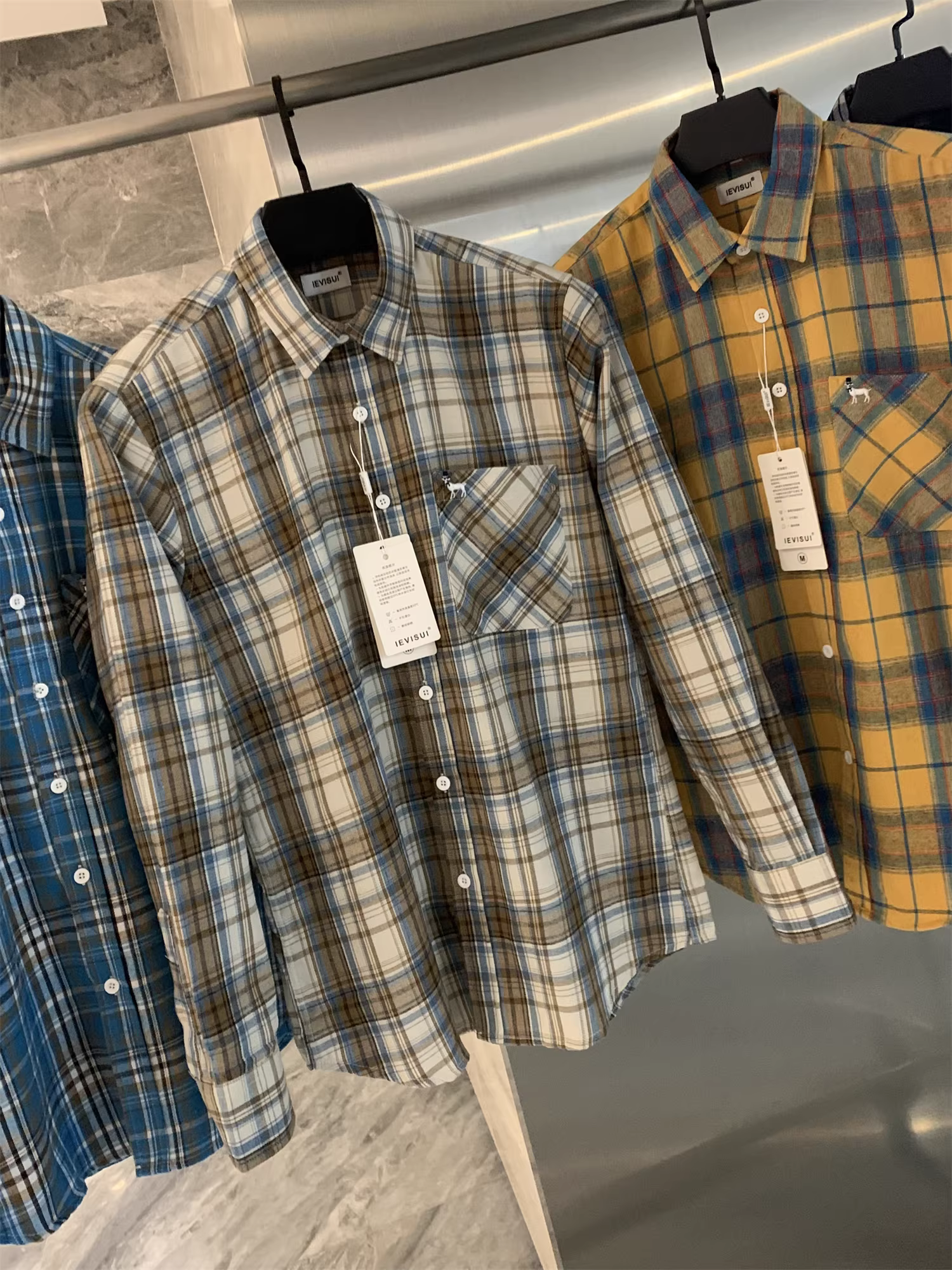 Dòng sản phẩm Don Quixote! Trang trí thêu tinh tế! Áo sơ mi dài tay kẻ sọc mềm mại mùa thu dành cho nam.