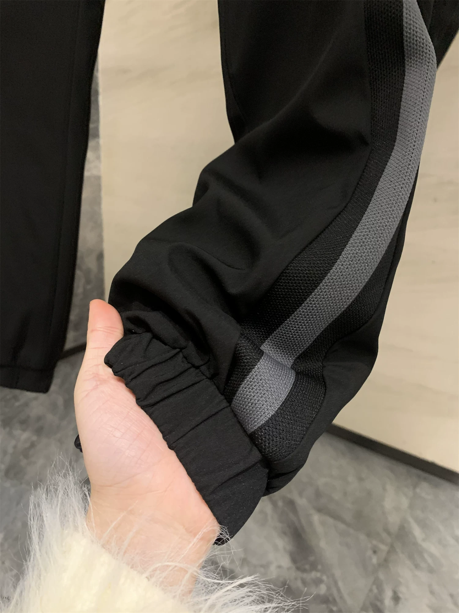 Quần jogger nam mùa đông chất liệu vải dù phối màu, 90% lông ngỗng, màu trơn, đa năng, thời trang.