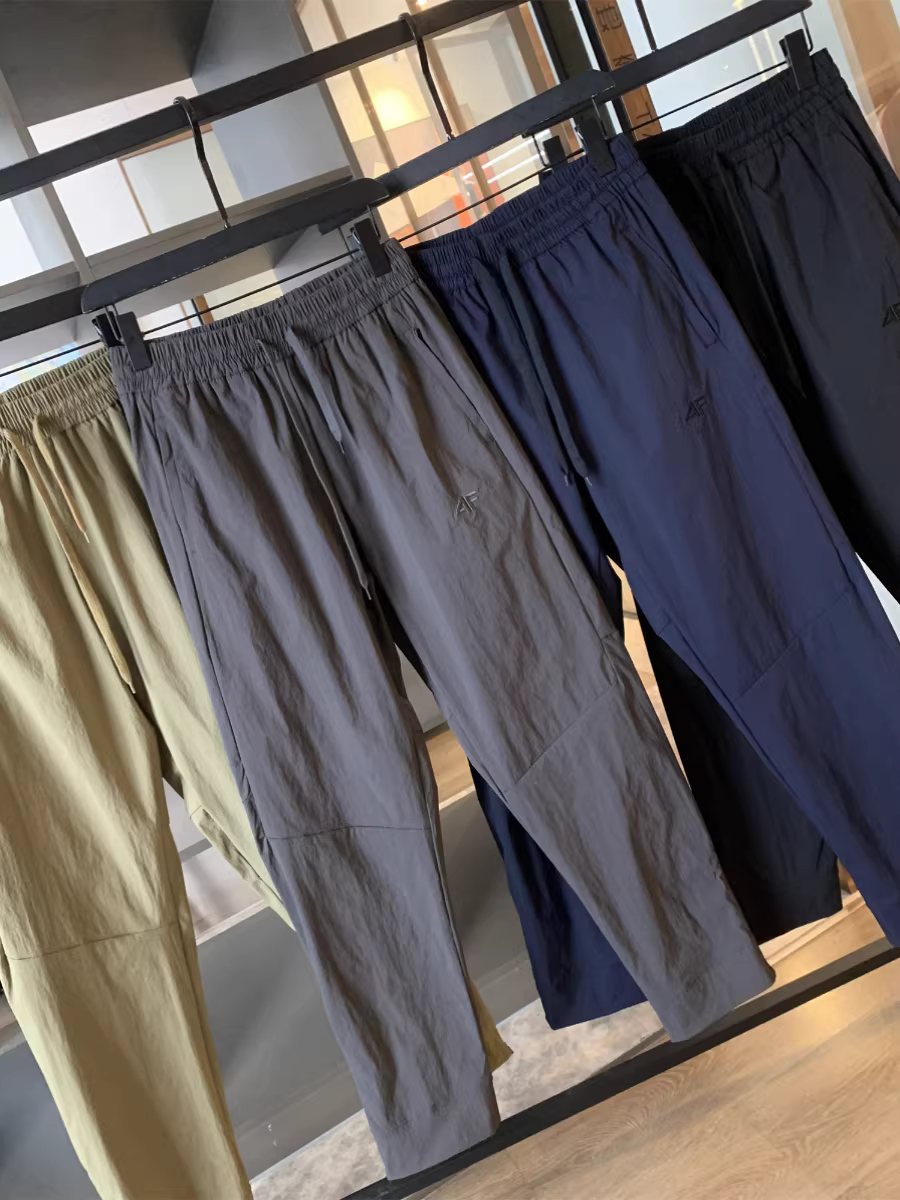 Đồ dùng ngoài trời Don Quixote! Thêu tinh tế! Quần thể thao nam mùa hè có khóa kéo, kiểu dáng lịch sự, thoải mái