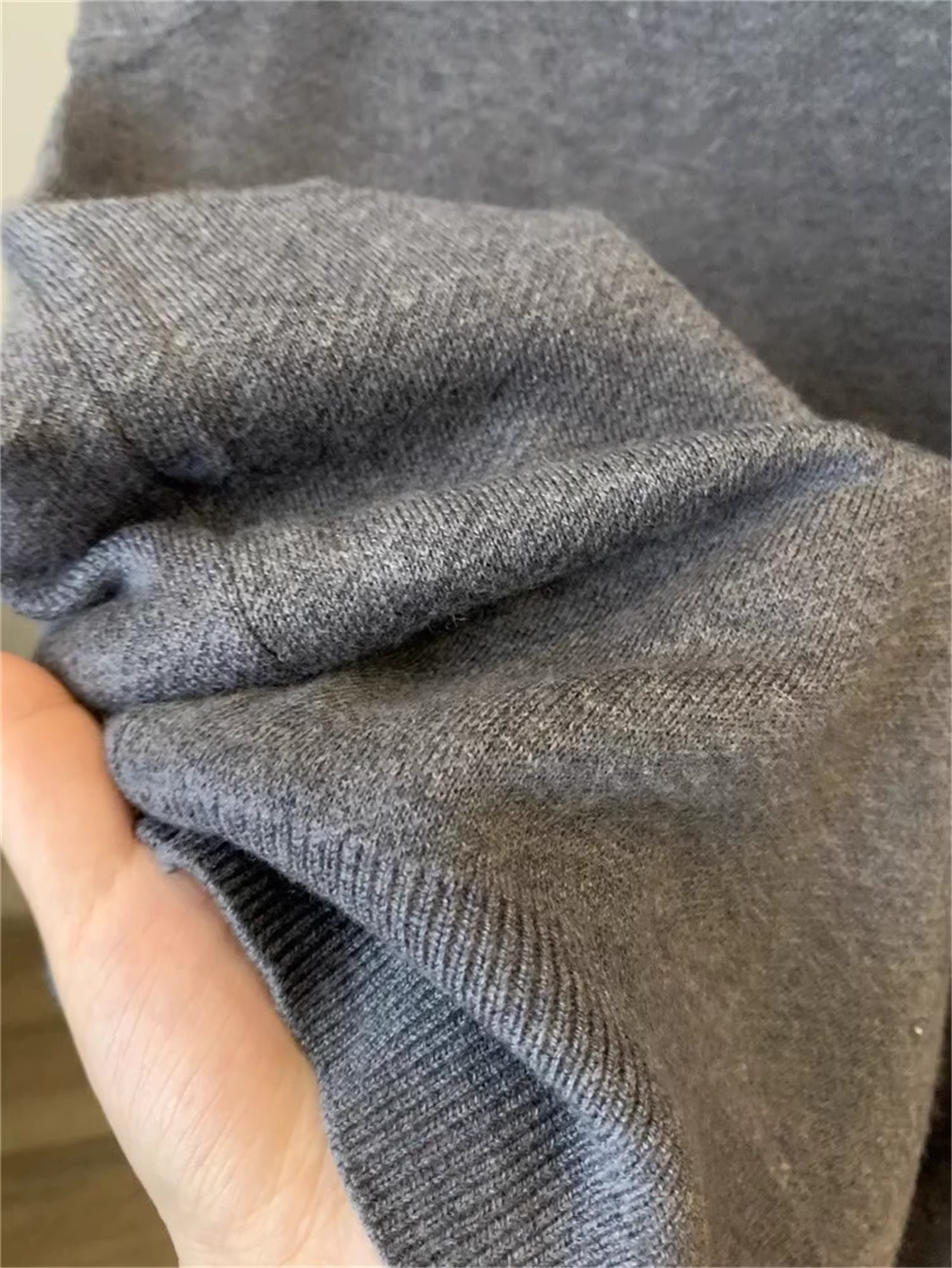 Don Quixote có phong cách! Áo len pha! Áo len dệt kim màu trơn đa năng mùa thu dành cho nam.