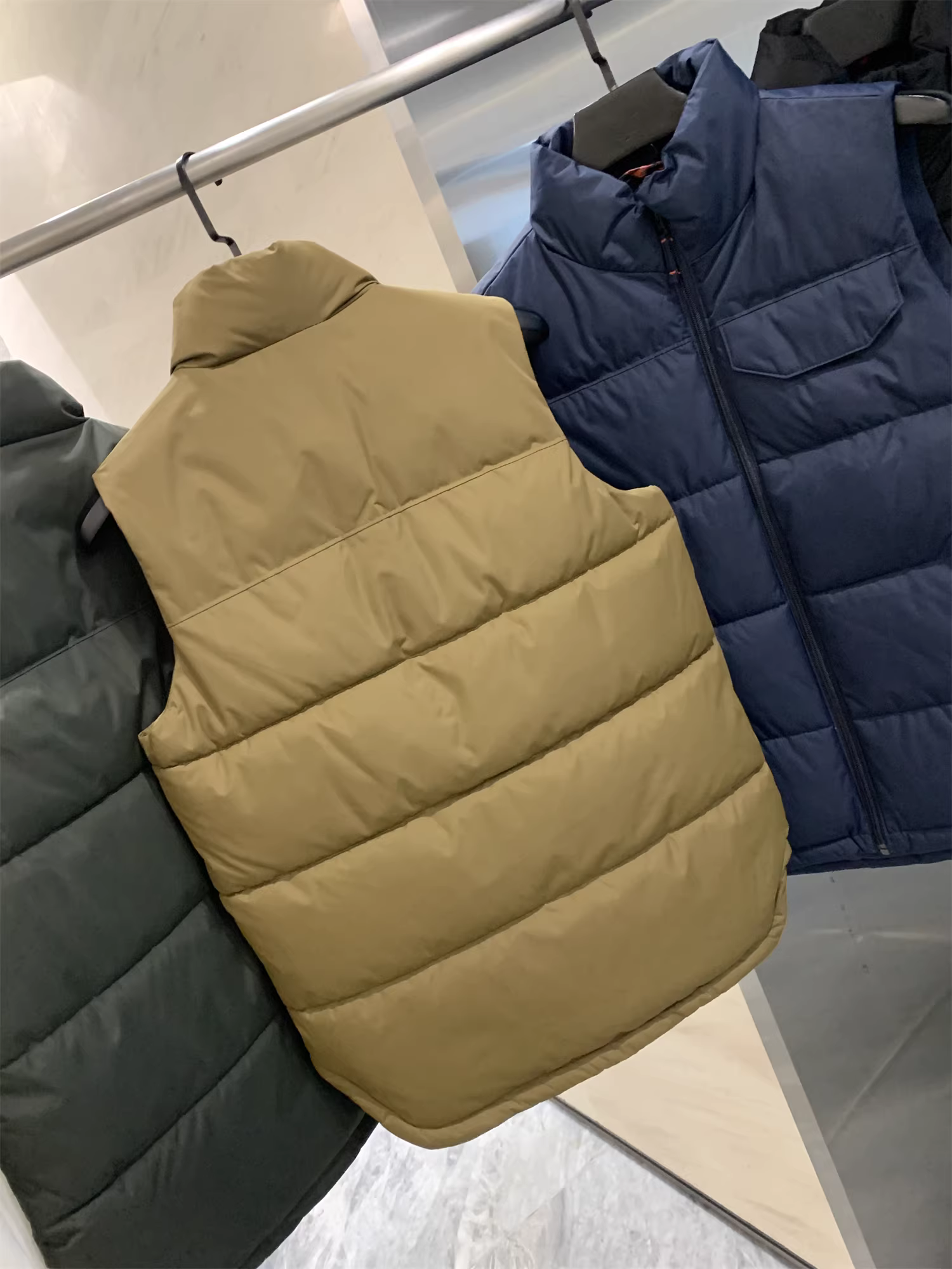 Don Quixote đến Hàn Quốc! Áo khoác vest cotton cổ đứng dày dặn, ấm áp, phong cách thường ngày, thích hợp cho mùa đông, dành cho nam và nữ.