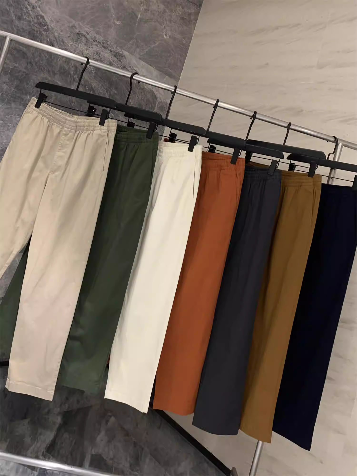 Don Quixote: Giá trị vượt trội so với tiền! Có bán tại các cửa hàng với giá 199! Quần âu nam phong cách Nhật Bản, thoải mái, thoáng khí, thích hợp cho mùa thu.