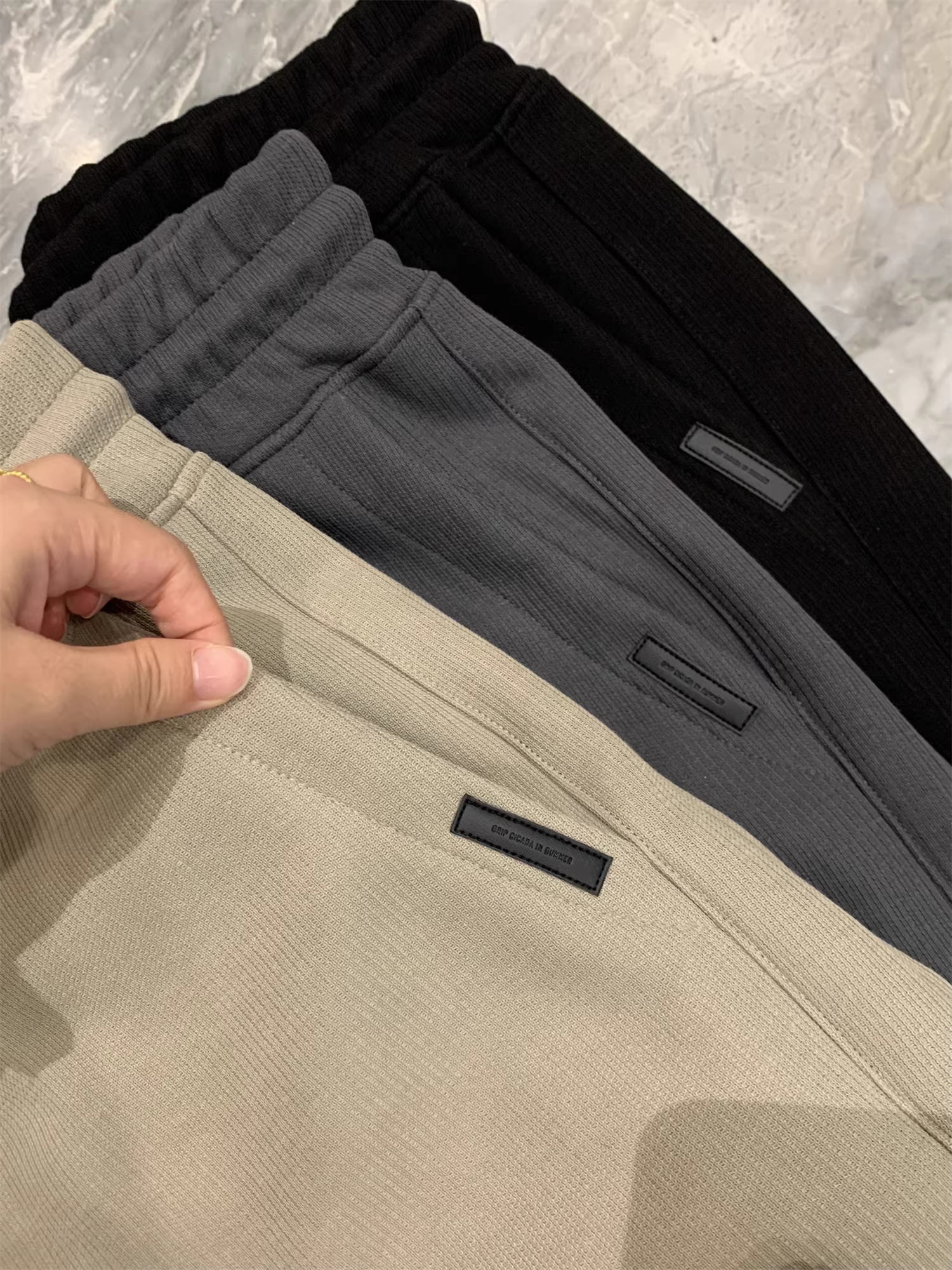 Đơn đặt hàng của công ty Don Quixote ODM! Tinh tế và thân thiện với làn da! Quần jogger nam mùa thu đa năng, quần thể thao thường ngày.