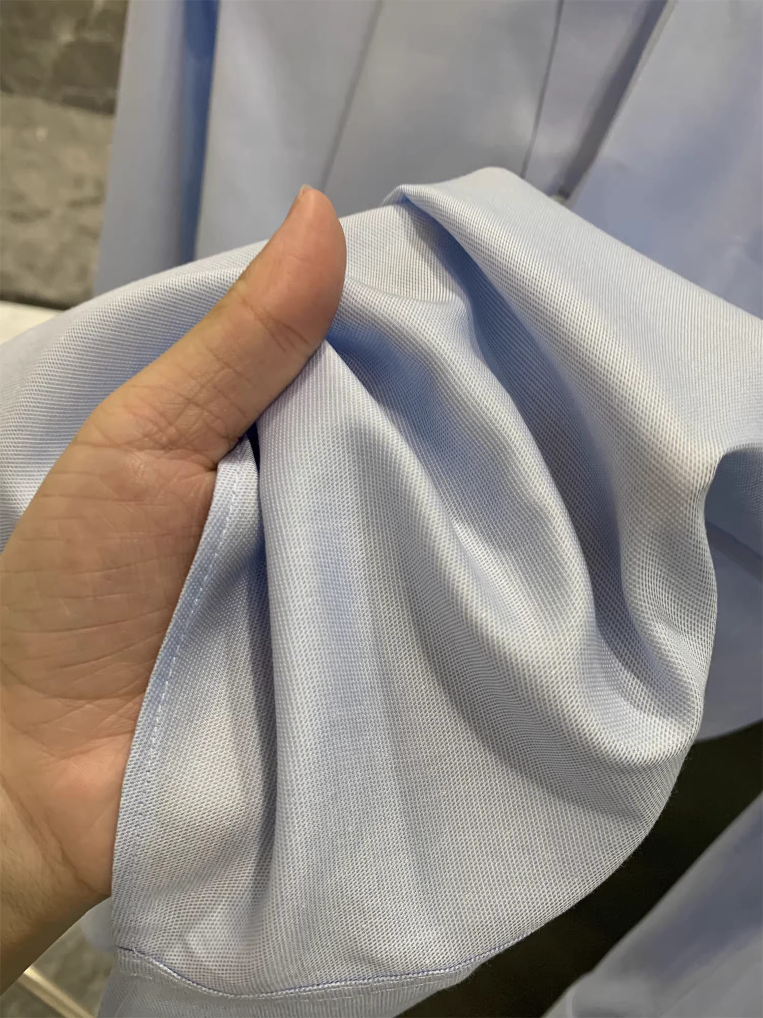 Don Quixote 100% cotton mercerized! Áo sơ mi nam dài tay màu trơn, thân thiện với da, thoáng khí, mềm mại, thích hợp cho mùa hè.