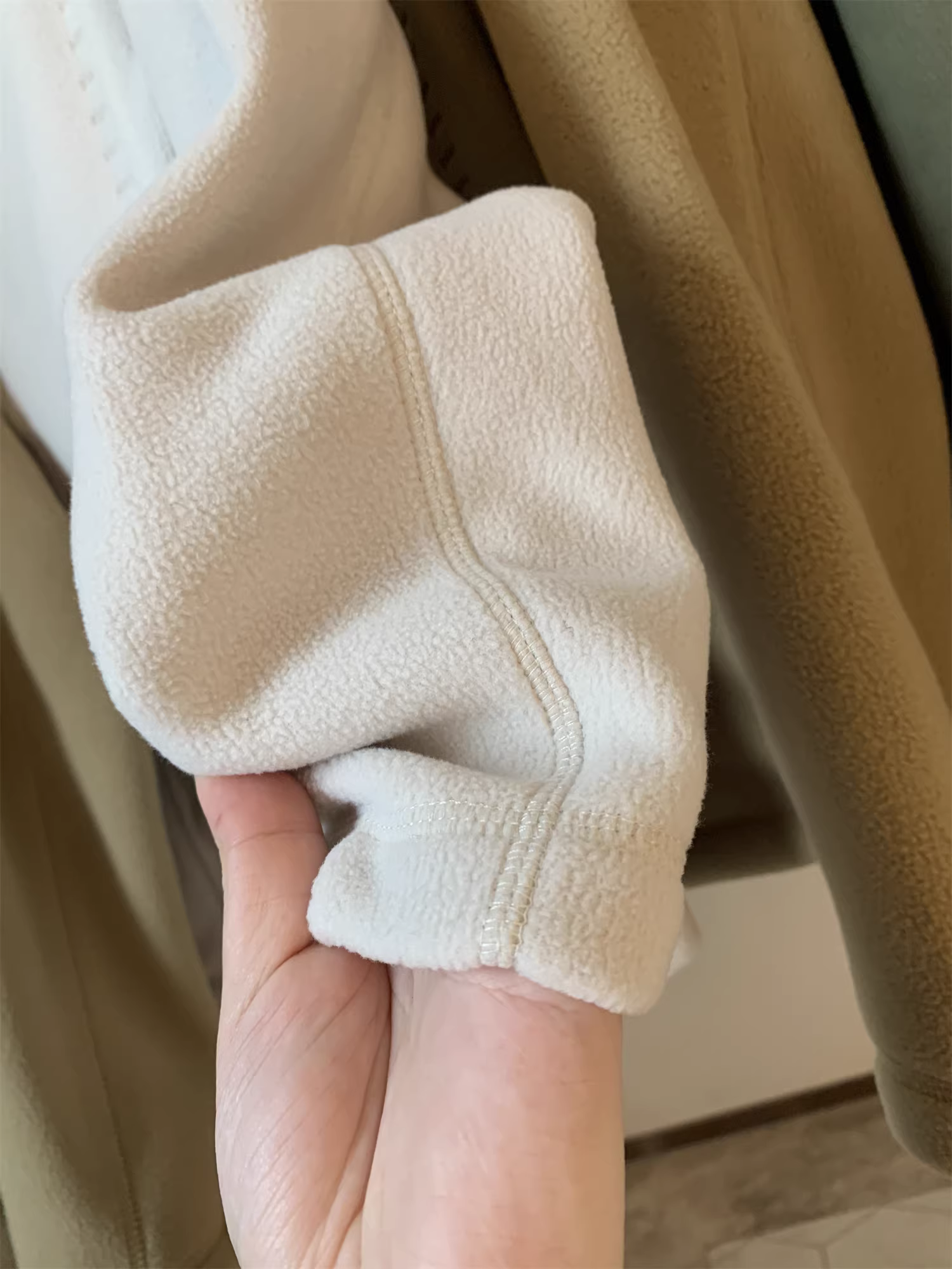 Don Quixote, cùng phong cách với Dijia! Có sẵn ngoại tuyến với giá 598! Áo khoác giữ ấm nhẹ, hai mặt lông cừu, dành cho nam, thích hợp cho mùa thu và mùa đông.