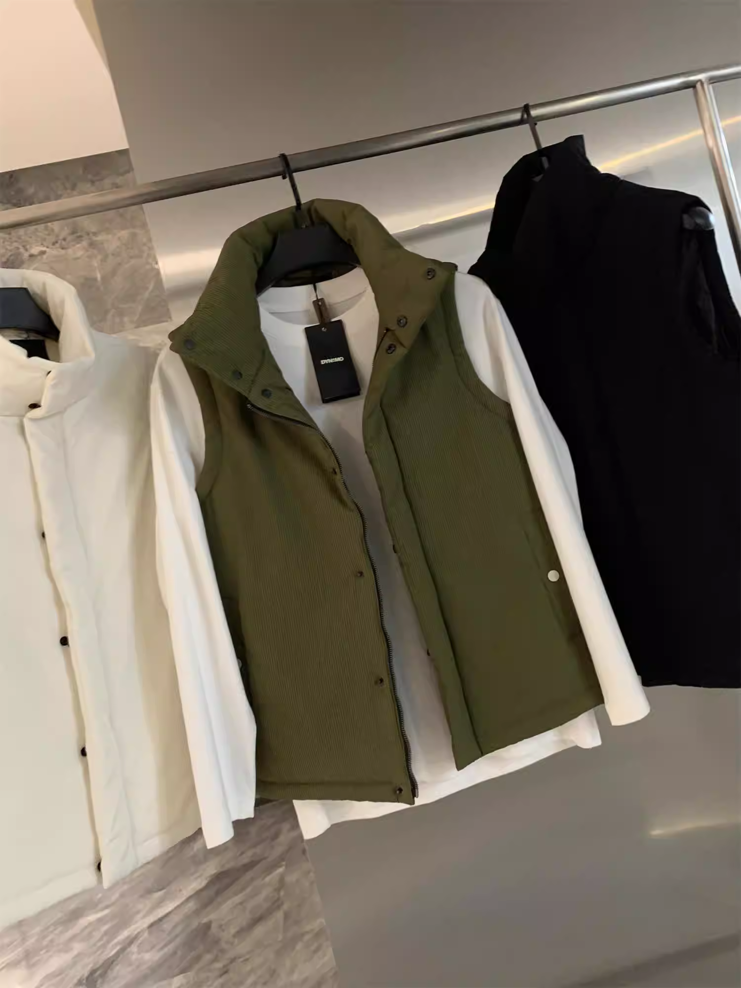 Don Quixote đi mua sắm để đặt hàng! Sành điệu và thời trang! Áo vest cotton không tay cổ đứng hợp thời trang mùa thu đông dành cho nam.