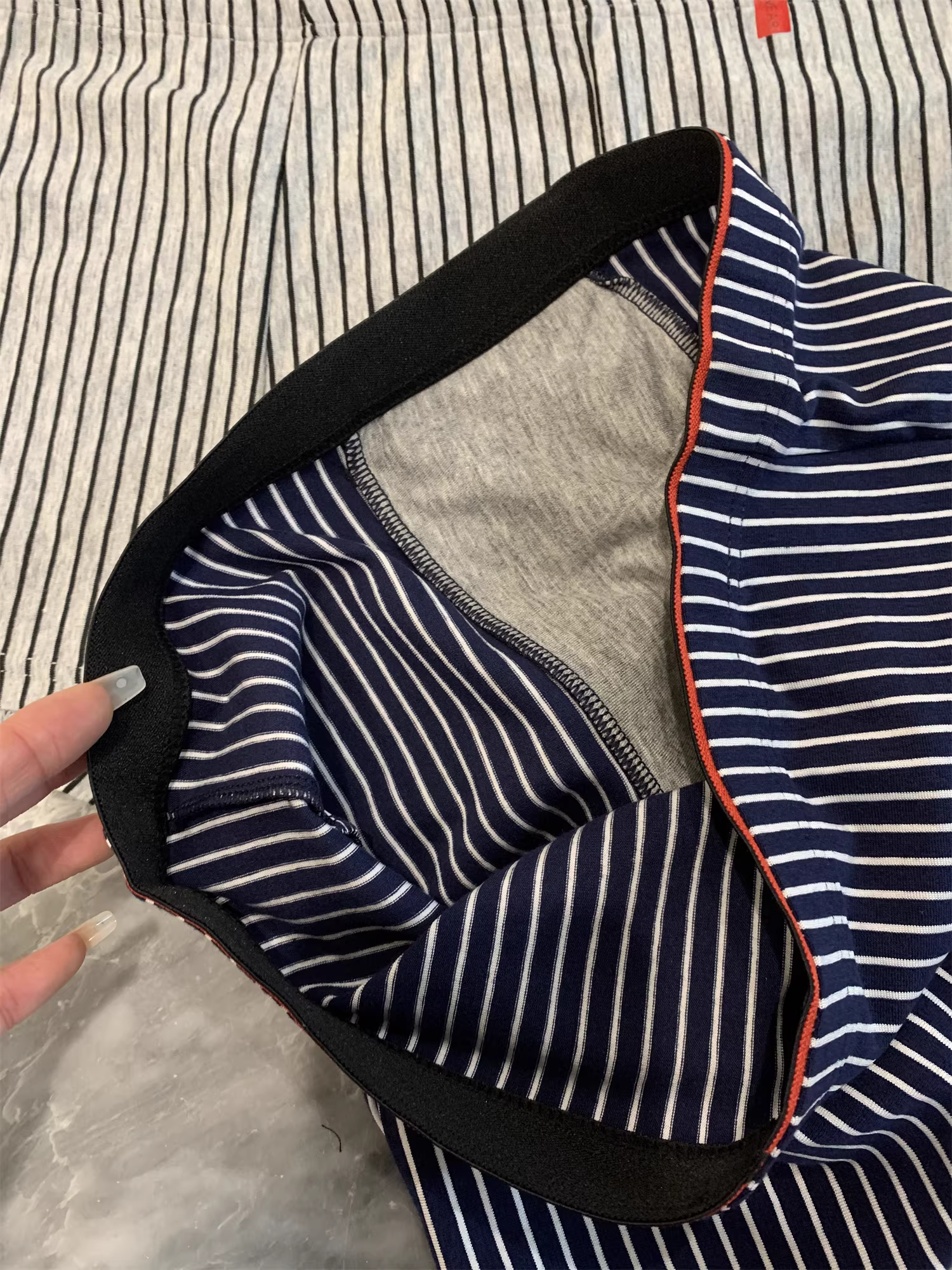 Don Quixote sọc mỏng + viền tương phản! Quần lót nam thông thường mềm mại, thân thiện với da, co giãn, phù hợp với mọi mùa.