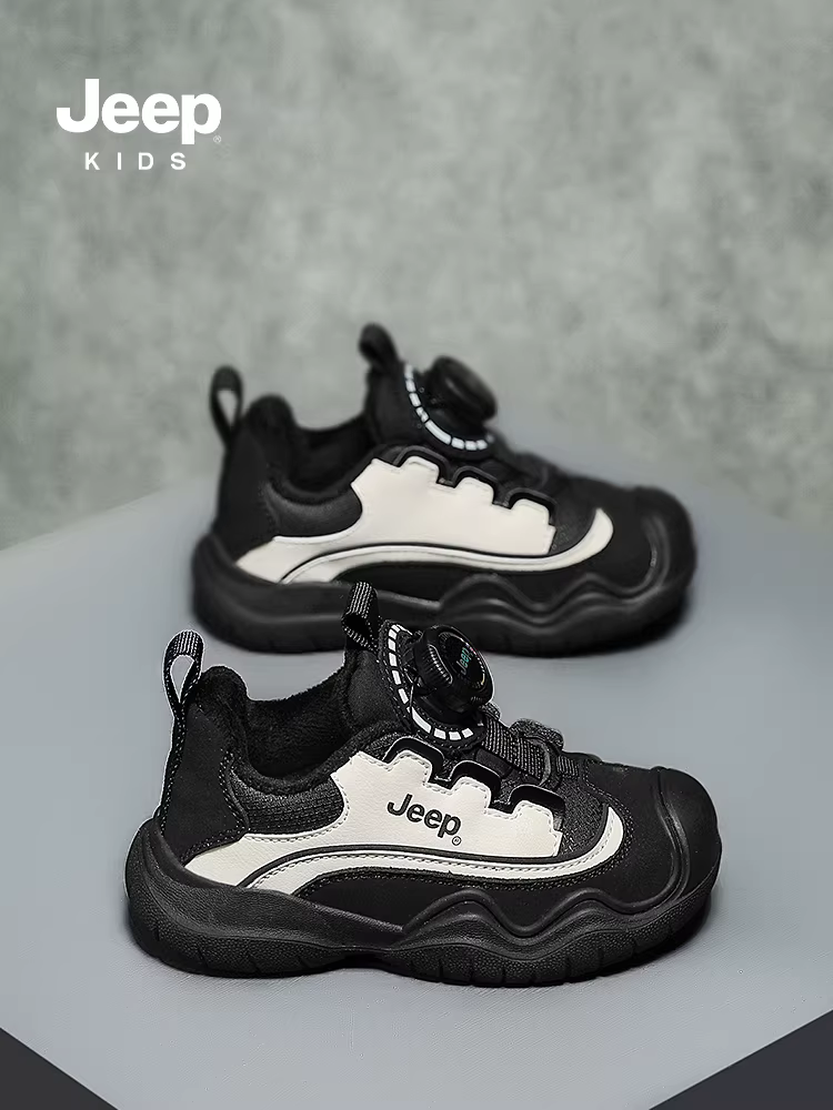 Giày trẻ em Jeep mùa đông 2024, giày thể thao trẻ em mới có khóa xoay, lót lông cừu giữ ấm, giày cotton đôi cho mùa thu đông.