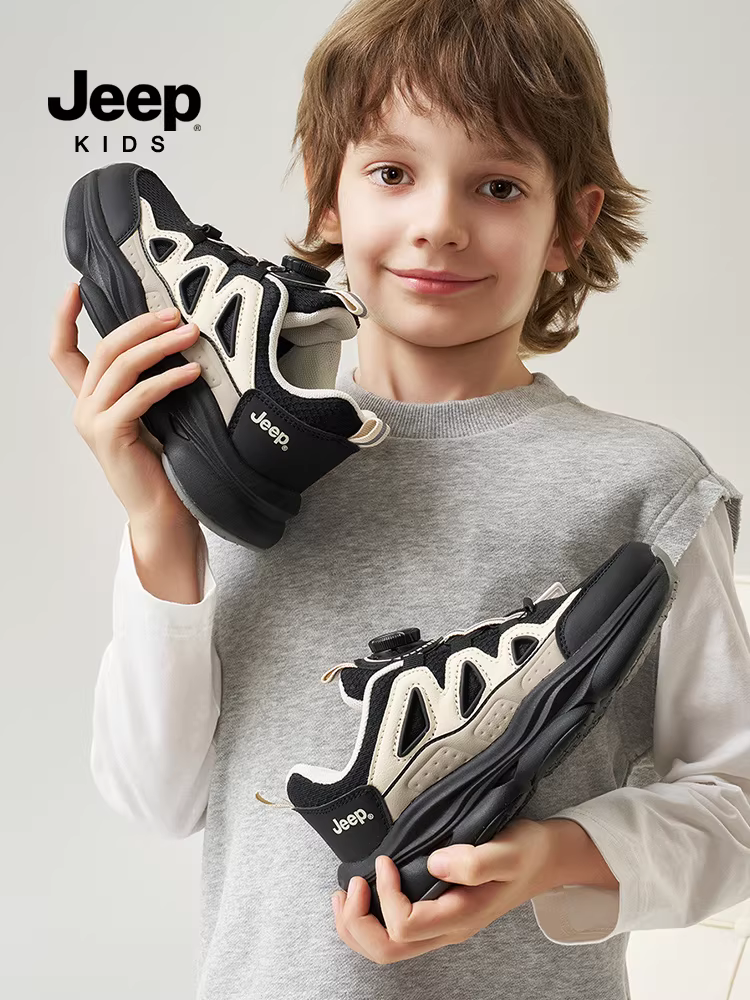 Giày thể thao lót lông cừu dành cho trẻ em của hãng Jeep dành cho bé trai, giày chạy bộ mùa đông mới năm 2025, giày bố dành cho bé gái cỡ vừa và lớn, giày cotton hai lớp dành cho trẻ em.