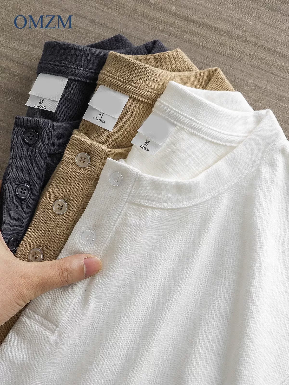 Áo thun cổ henley màu trắng tinh khiết 400G dành cho nam, áo henley cotton nguyên chất tay ngắn, phong cách chàng trai mạnh mẽ kiểu Mỹ, áo thun may ba lớp cho mùa hè.