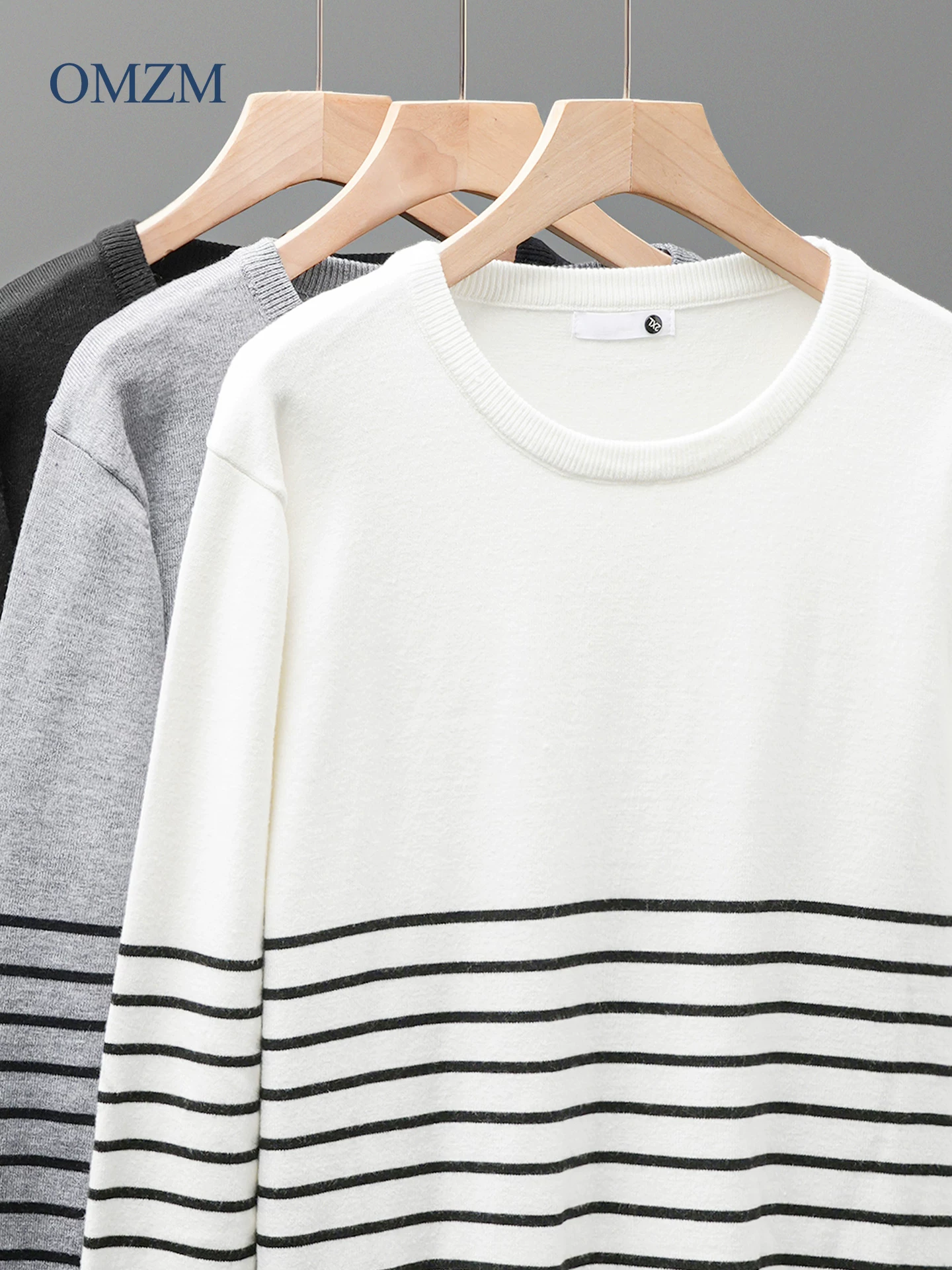 Áo len sọc đen trắng kiểu Mỹ OMZM dành cho nam, mùa thu đông, áo dệt kim cổ tròn phối màu cao cấp, áo lót bên trong rộng rãi.