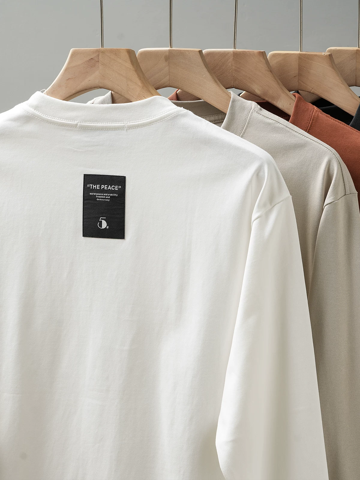 Áo thun dài tay hạng nặng mật độ cao OMZM dành cho nam, áo sơ mi lớp nền màu trắng tinh khiết phong cách Mỹ mùa thu để mặc nhiều lớp, áo len cổ tròn.