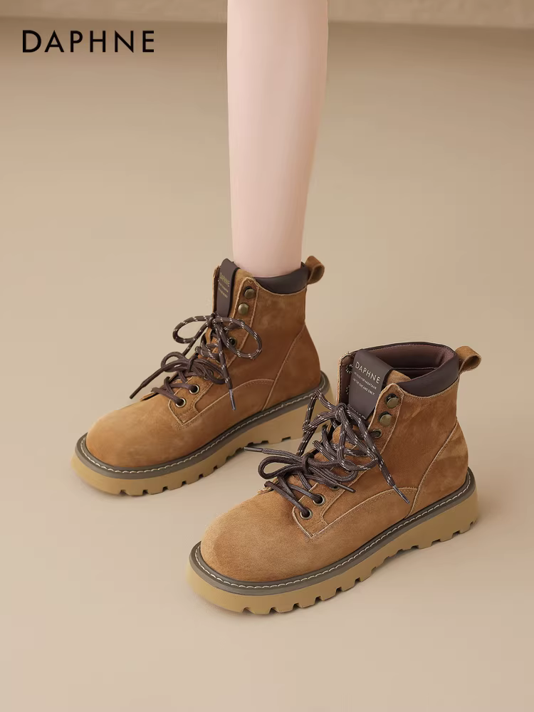 Giày bốt Daphne Martin dành cho nữ, kiểu Anh, bốt ngắn mùa đông 2025 mới, bốt đi bộ đường dài, bốt đế bằng màu vàng, phong cách mùa thu.