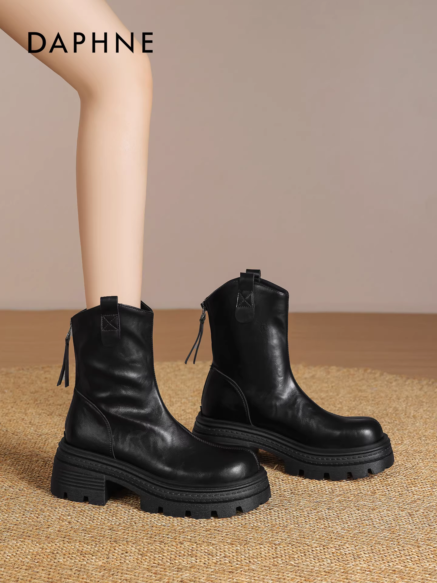 Giày bốt nữ Daphne Brown 2025 Mẫu mới Thu Đông Giày bốt ngắn Melard kiểu Anh đế dày kiểu Martin