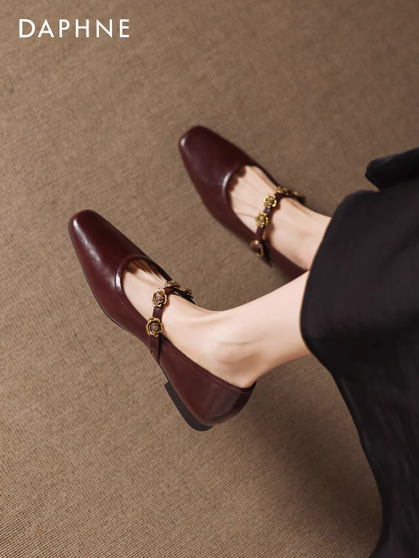 Giày bệt Daphne nữ 2025 mới thu đông kiểu Pháp Mary Jane giày da nhỏ mũi vuông đế mềm màu đỏ giày cưới