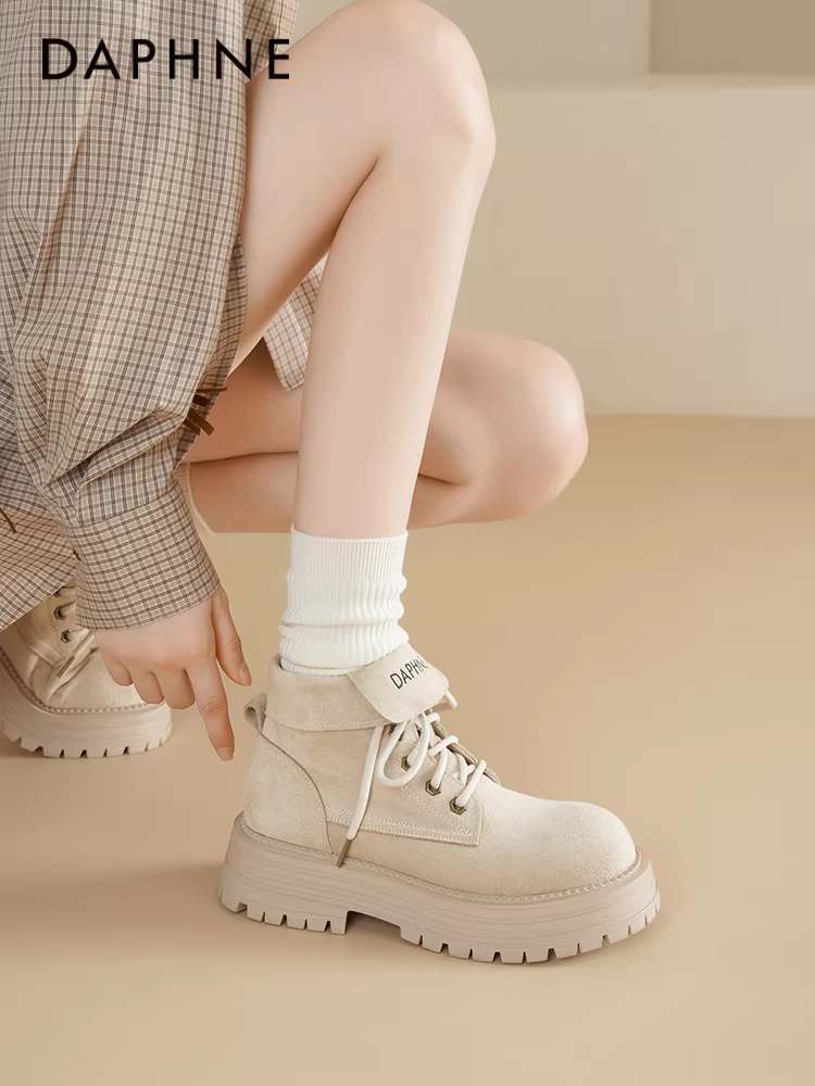 Giày bốt Martin đế dày Daphne dành cho nữ, mẫu mới thu đông 2025, giày bốt nữ đa năng hai kiểu dáng siêu hot, kiểu ngắn.