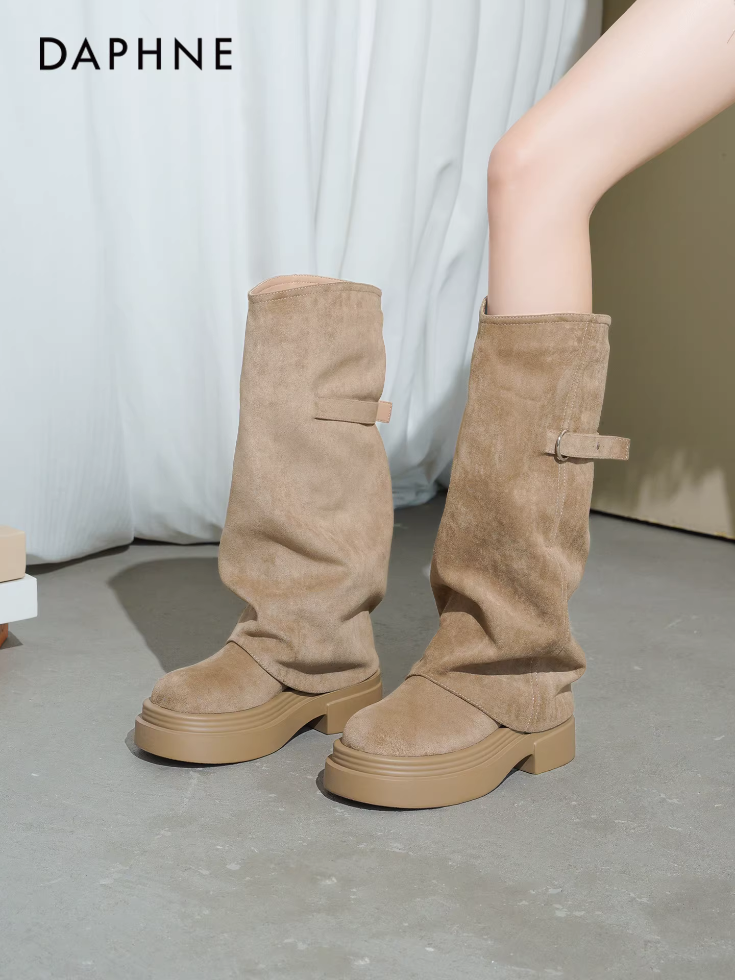 Giày bốt nữ Daphne kiểu bootcut 2025 mới thu đông đế dày, giày cao cổ nữ tăng chiều cao, kiểu dáng đi cưỡi ngựa