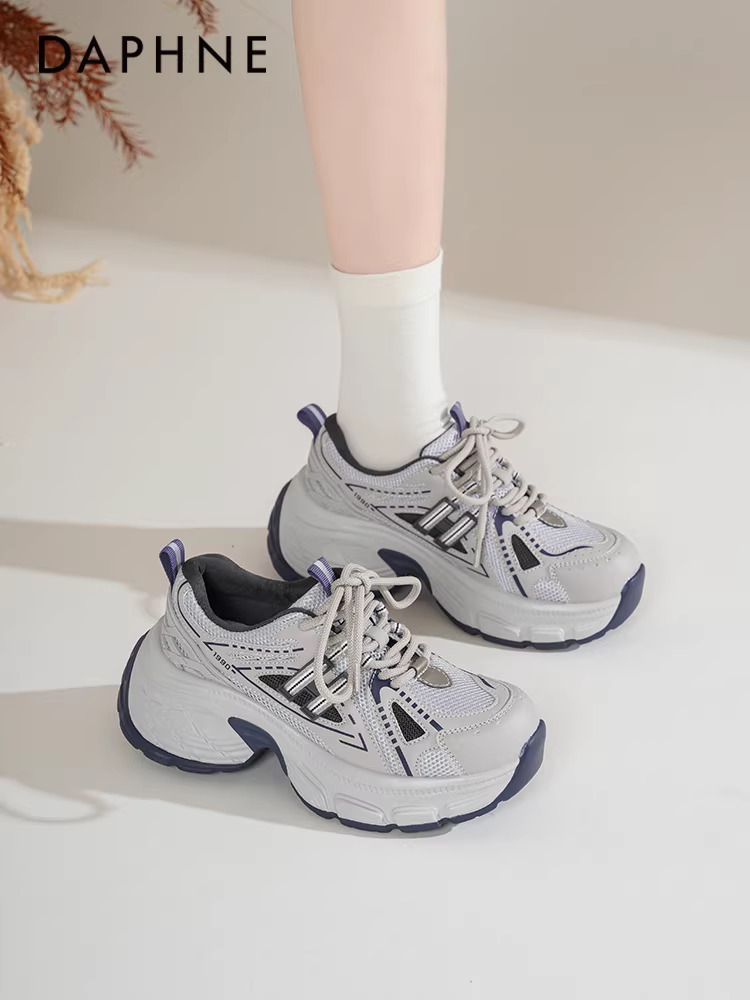 Giày bố Daphne giày thoáng khí dành cho nữ 2025 giày nữ mùa hè mới phổ biến giày tăng chiều cao giày thường ngày giày thể thao