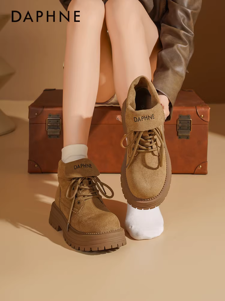 Giày bốt Martin đế dày Daphne dành cho nữ 2025, mẫu mới thu đông, kiểu lật màu vàng, giày hai kiểu, giày bốt ngắn màu nâu nữ