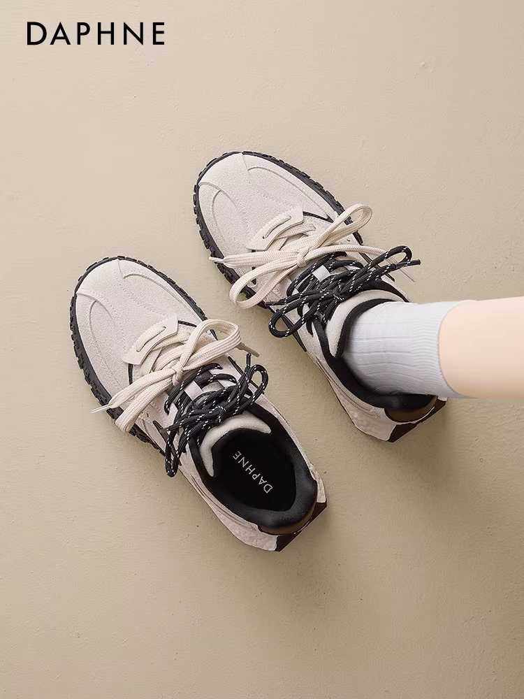 Giày tập thể thao đế dày kiểu Đức Daphne dành cho nữ, mẫu mới mùa đông 2025, tăng chiều cao, lót bông mềm mại, kiểu giày ba lê, màu đen