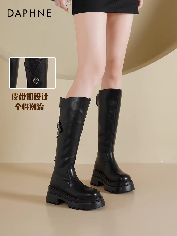 Giày bốt nữ Daphne cao cổ mùa thu đông 2025, lót lông cừu, dành cho nữ dáng nhỏ, đế dày, cao quá đầu gối.