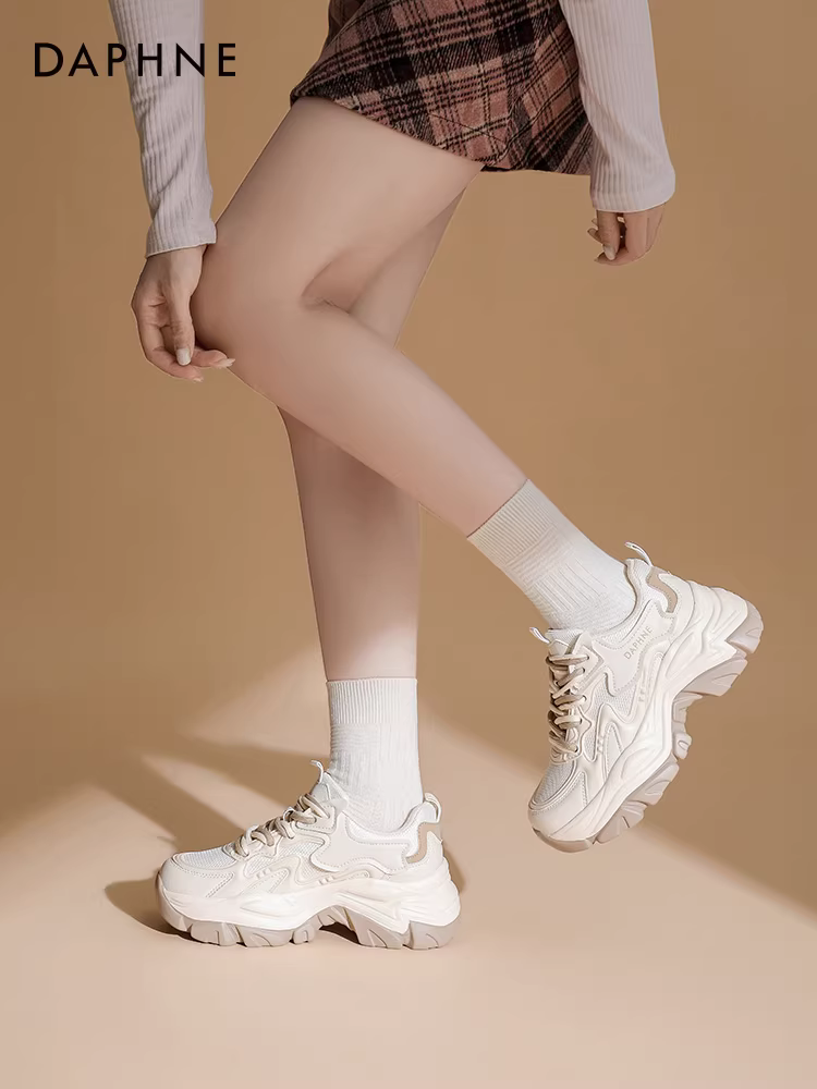Giày bố đế dày Daphne dành cho nữ Thu đông 2025 kiểu mới giày nữ tăng chiều cao giày nữ thường ngày giày thể thao đa năng