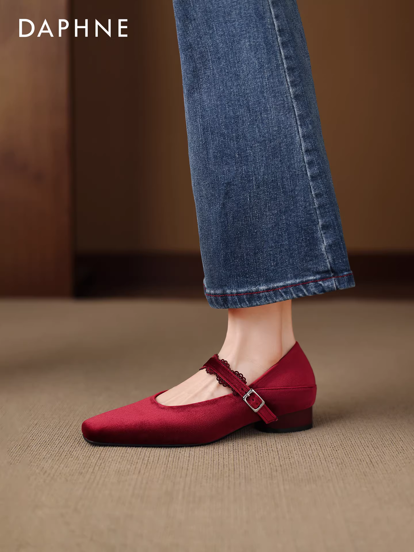 Giày bệt Daphne màu đỏ dành cho nữ, kiểu mới mùa thu 2025, kiểu Pháp sang trọng, giày bệt Mary Jane nữ