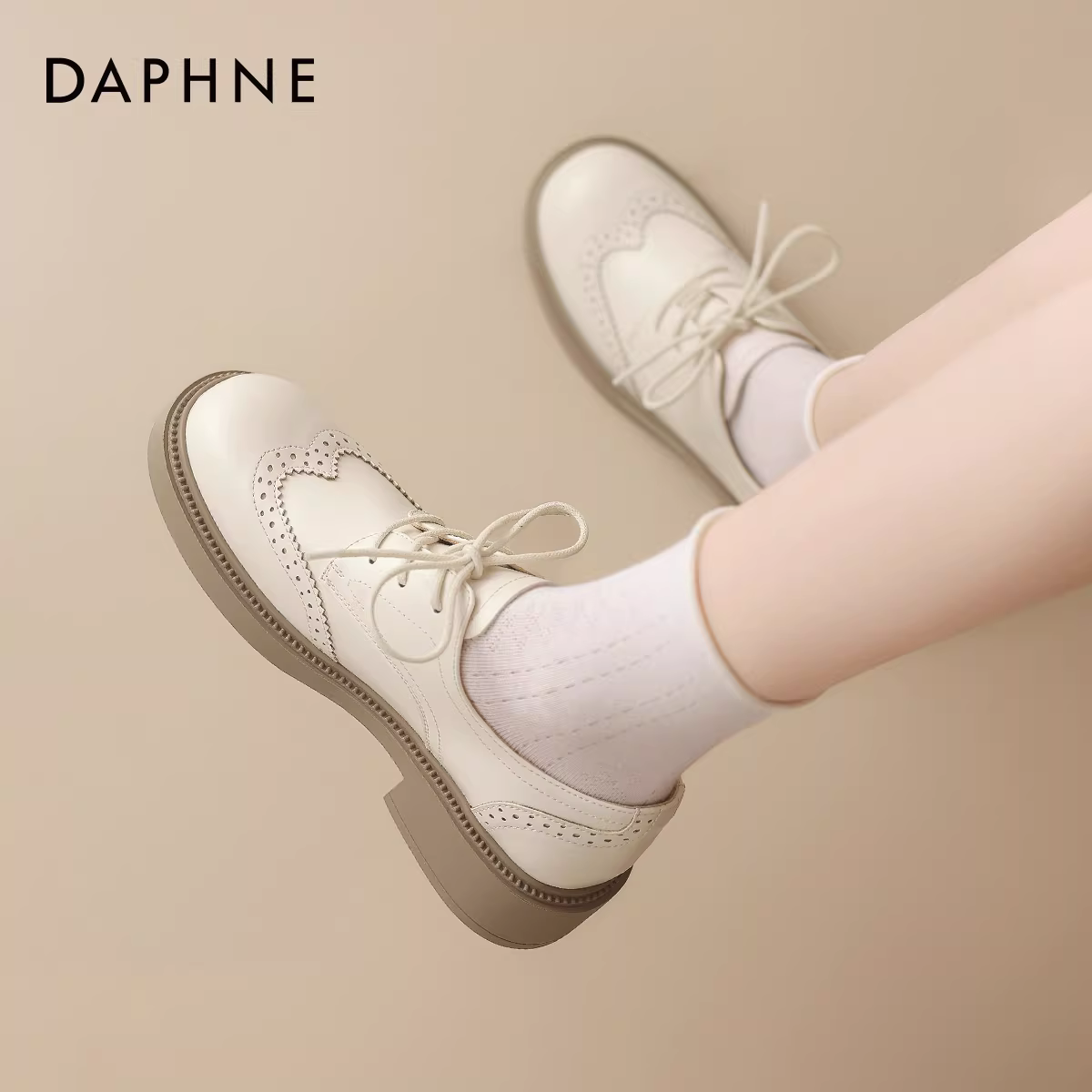 Giày lười đế dày màu trắng Daphne dành cho nữ, giày da buộc dây mới mùa thu 2025, giày brogue, giày Oxford.