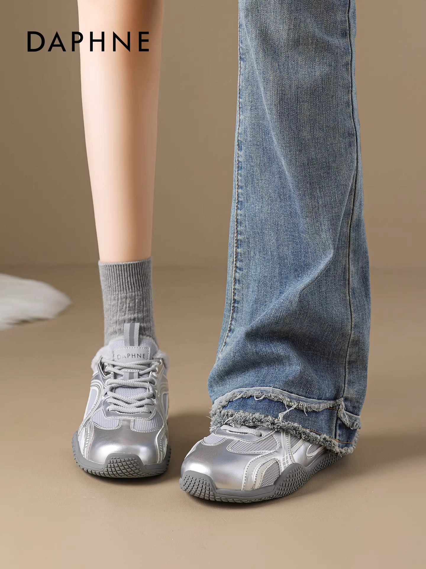 Giày tập Daphne dành cho nữ mùa đông 2025 kiểu mới lót lông cừu giữ ấm giày bông ủng tuyết màu bạc giày thể thao kiểu ballet