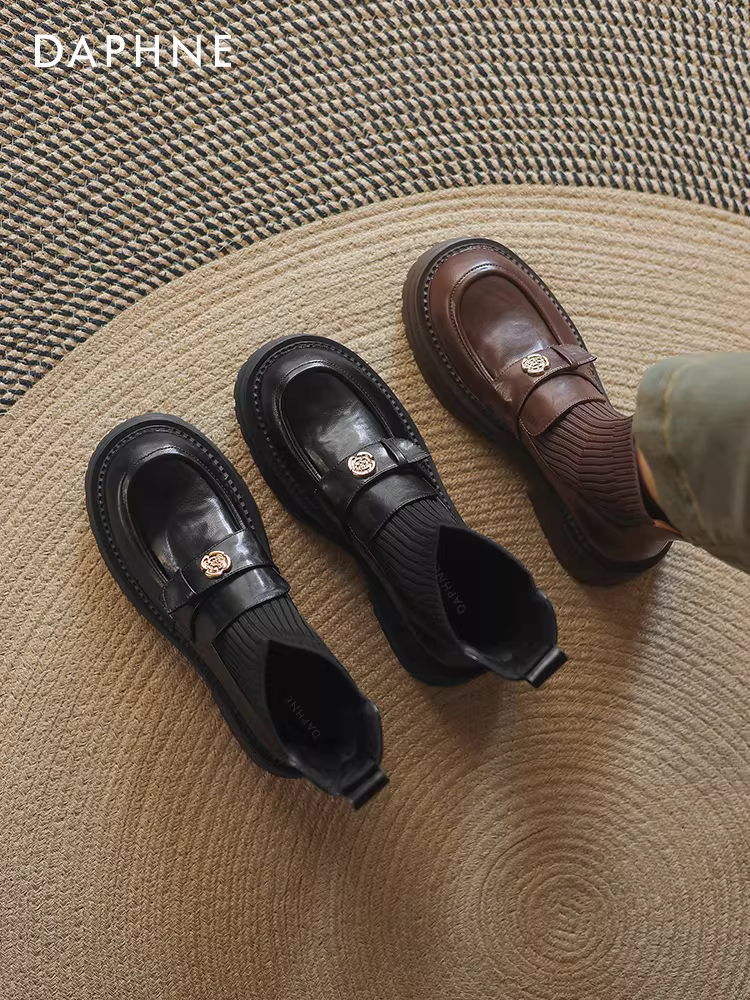 Giày bốt Martin đen Daphne dành cho nữ kiểu mới 2025, kiểu dáng ôm sát, chất liệu dệt kim, kiểu bốt tất, giày lười đế dày kiểu Anh, bốt ngắn