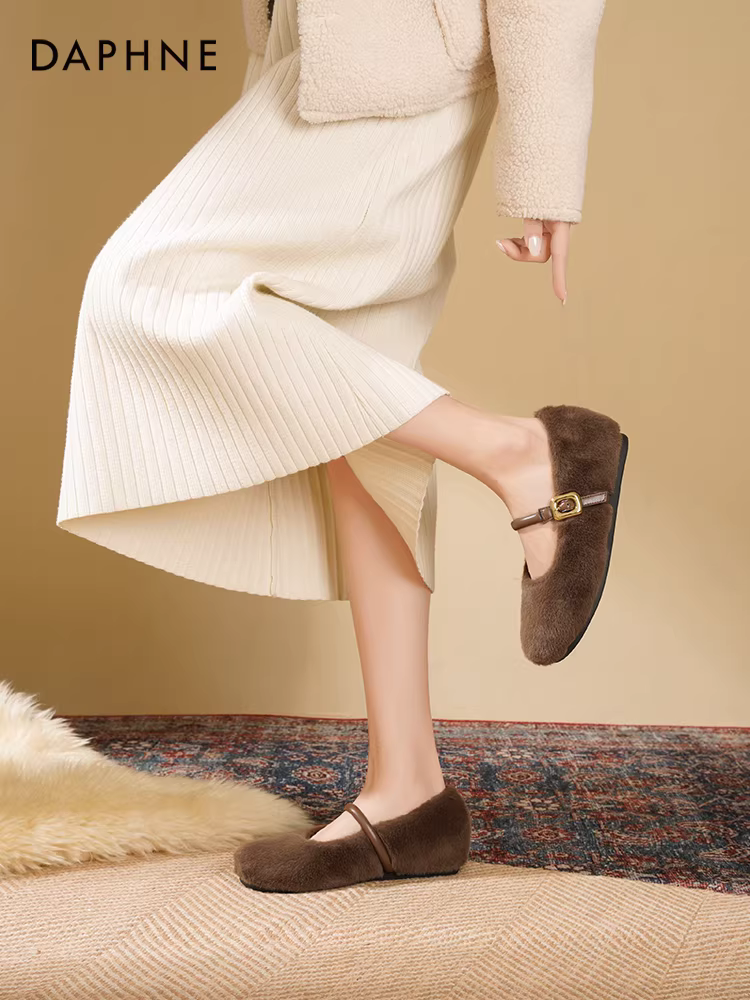 Giày lông Daphne dành cho nữ, kiểu mới thu đông 2025, kiểu Pháp, quai đơn, đế bằng mềm, lót lông cừu, kiểu Mary Jane