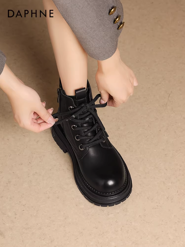 Giày bốt Martin đế dày Daphne dành cho nữ 2025, kiểu dáng phổ biến mùa thu đông, bốt Melard cổ ngắn ôm sát, bốt cổ ngắn retro.