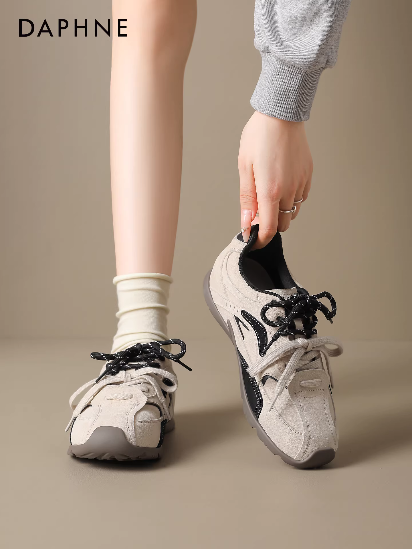 Giày tập ballet Daphne dành cho nữ 2025 kiểu mới đế mềm nhẹ, phong cách thể thao cổ điển, giày thể thao thường ngày màu trắng