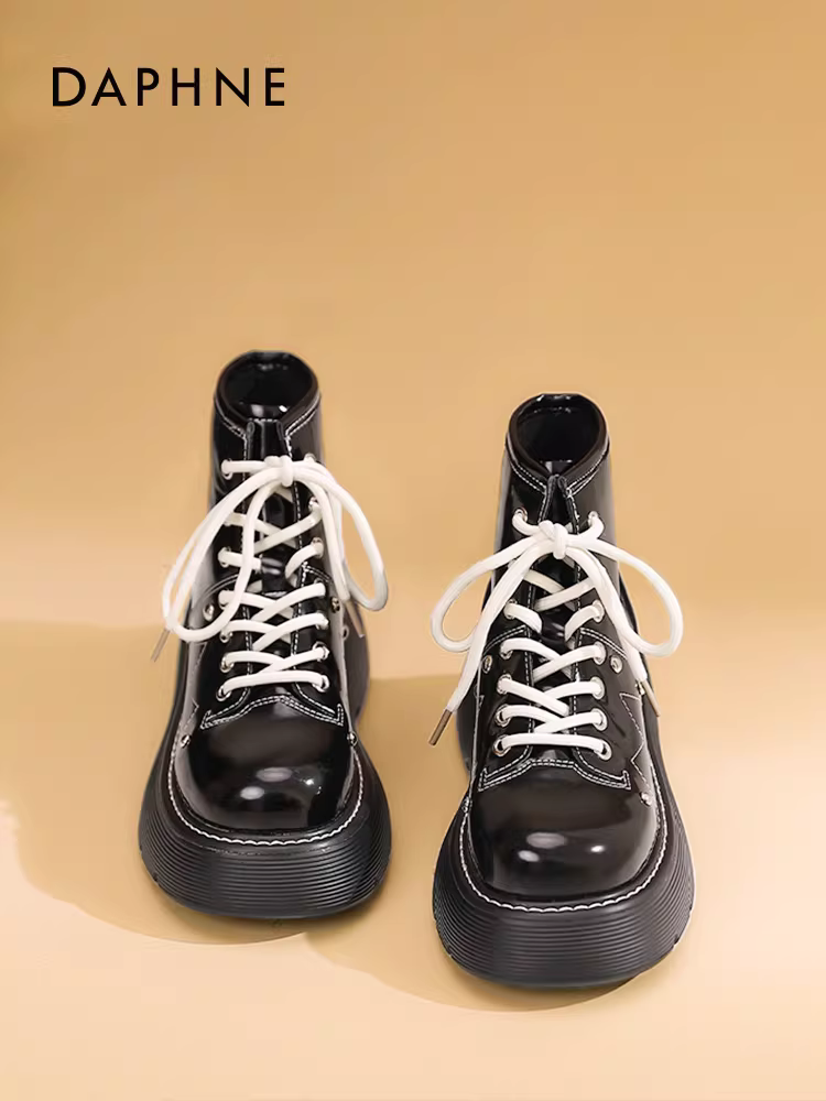 Giày bốt Martin đế dày Daphne dành cho nữ 2025, kiểu Anh, chất liệu da bóng đen, kiểu ngắn, mùa xuân thu, giày bốt đơn nữ