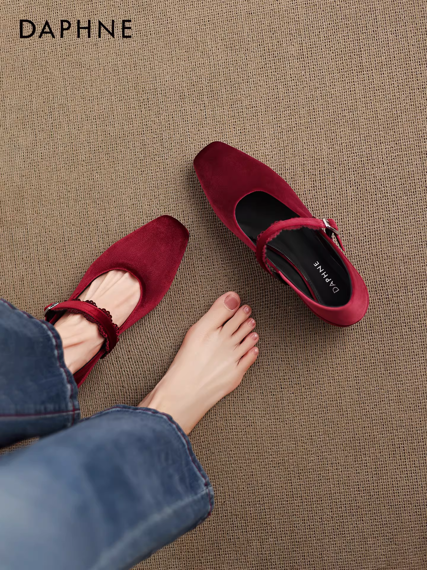 Giày bệt Daphne màu đỏ dành cho nữ, kiểu mới mùa thu 2025, kiểu Pháp sang trọng, giày bệt Mary Jane nữ