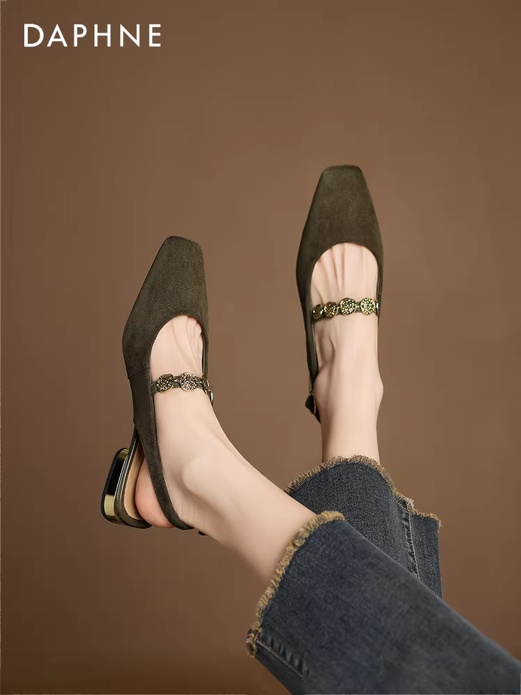 Dép nữ Daphne Mary Jane, giày mùa hè mũi kín, kiểu mới 2025, giày nữ đế bằng phong cách Pháp đi ngoài trời.