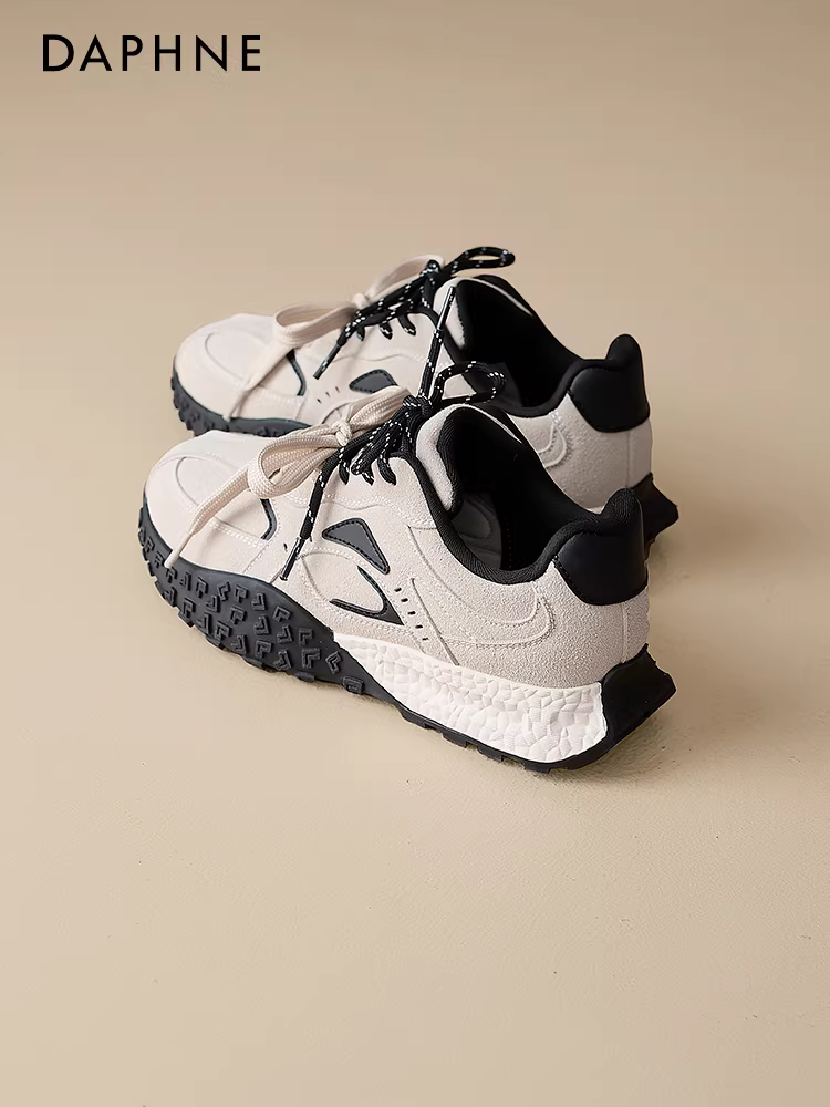 Giày tập thể thao đế dày kiểu Đức Daphne dành cho nữ, mẫu mới mùa đông 2025, tăng chiều cao, lót bông mềm mại, kiểu giày ba lê, màu đen