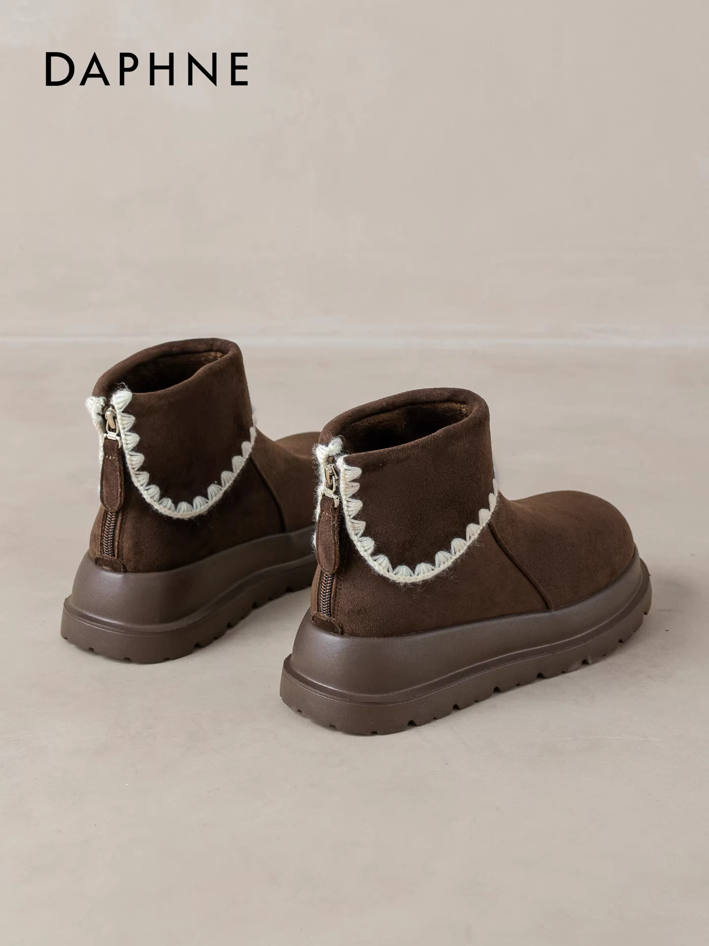 Giày bốt tuyết Daphne, bốt ngắn nữ, mẫu mới mùa đông 2025, lót lông cừu dày dặn, tăng chiều cao, đế dày, chống trơn trượt, giữ ấm bằng cotton