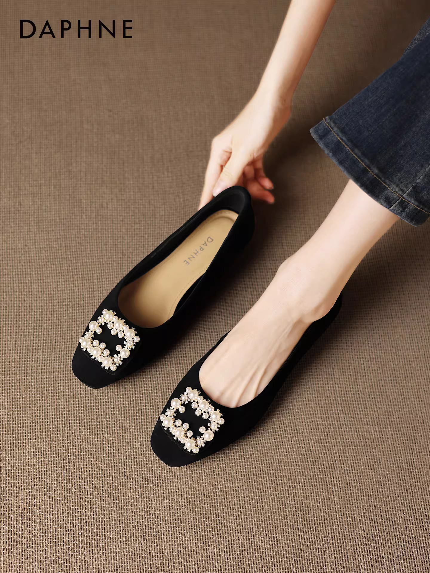 Giày bệt da cừu Daphne kiểu dáng nông dành cho nữ, mẫu mới 2025, phong cách Pháp, thoải mái, màu đen ngọc trai.